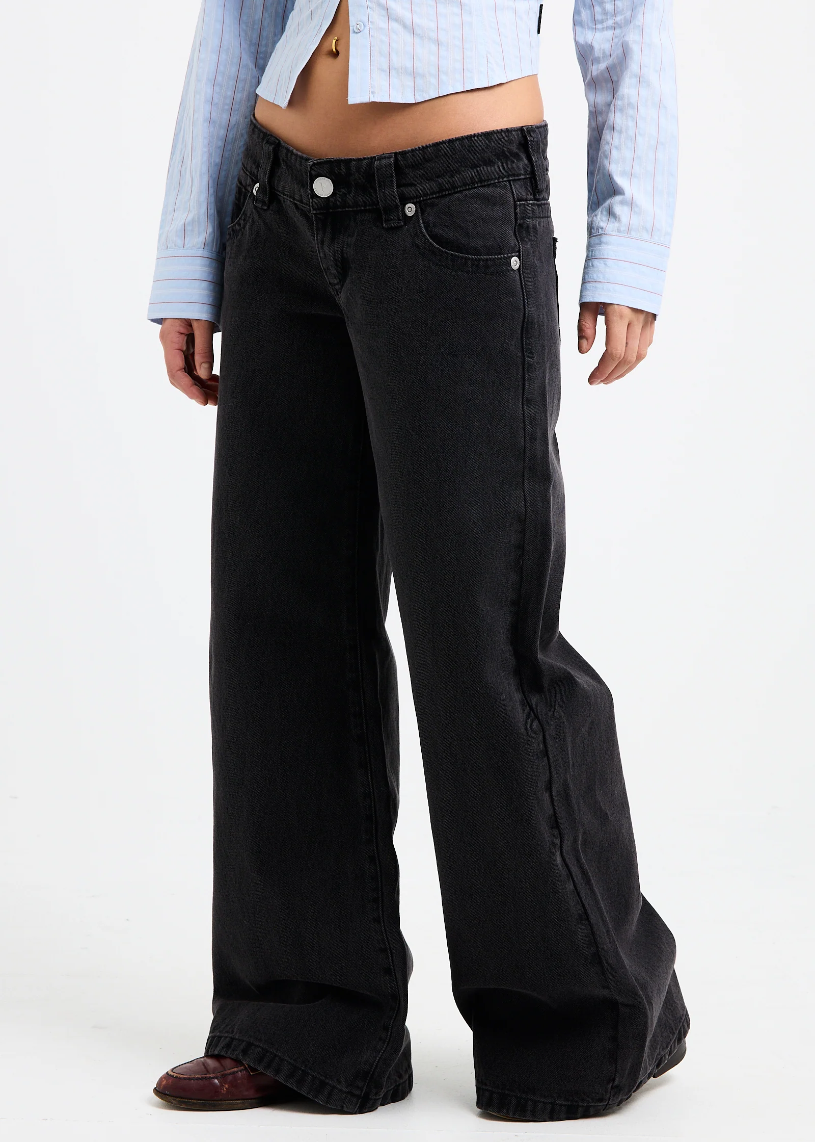 00 Super Low & Wide Denim Jeans - Image 3