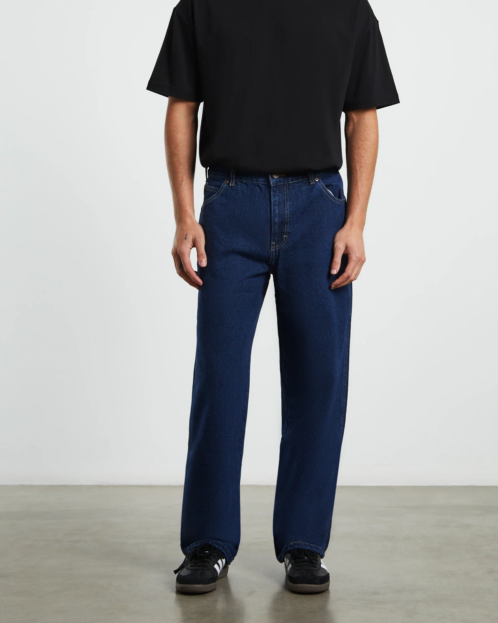 13296 Relaxed Straight Fit Denim Jeans Stone Washed - Image 2