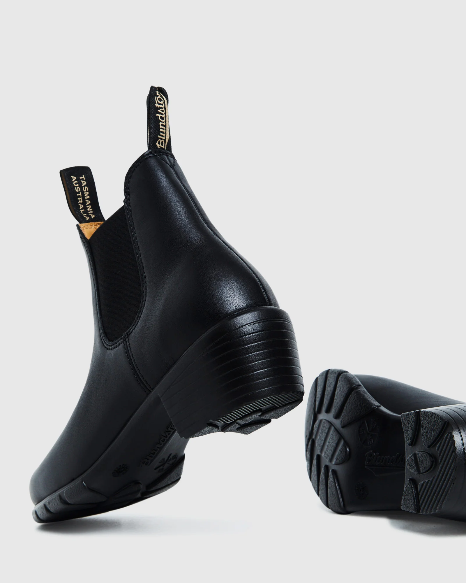 1671 Heeled Leather Boots Black - Image 4