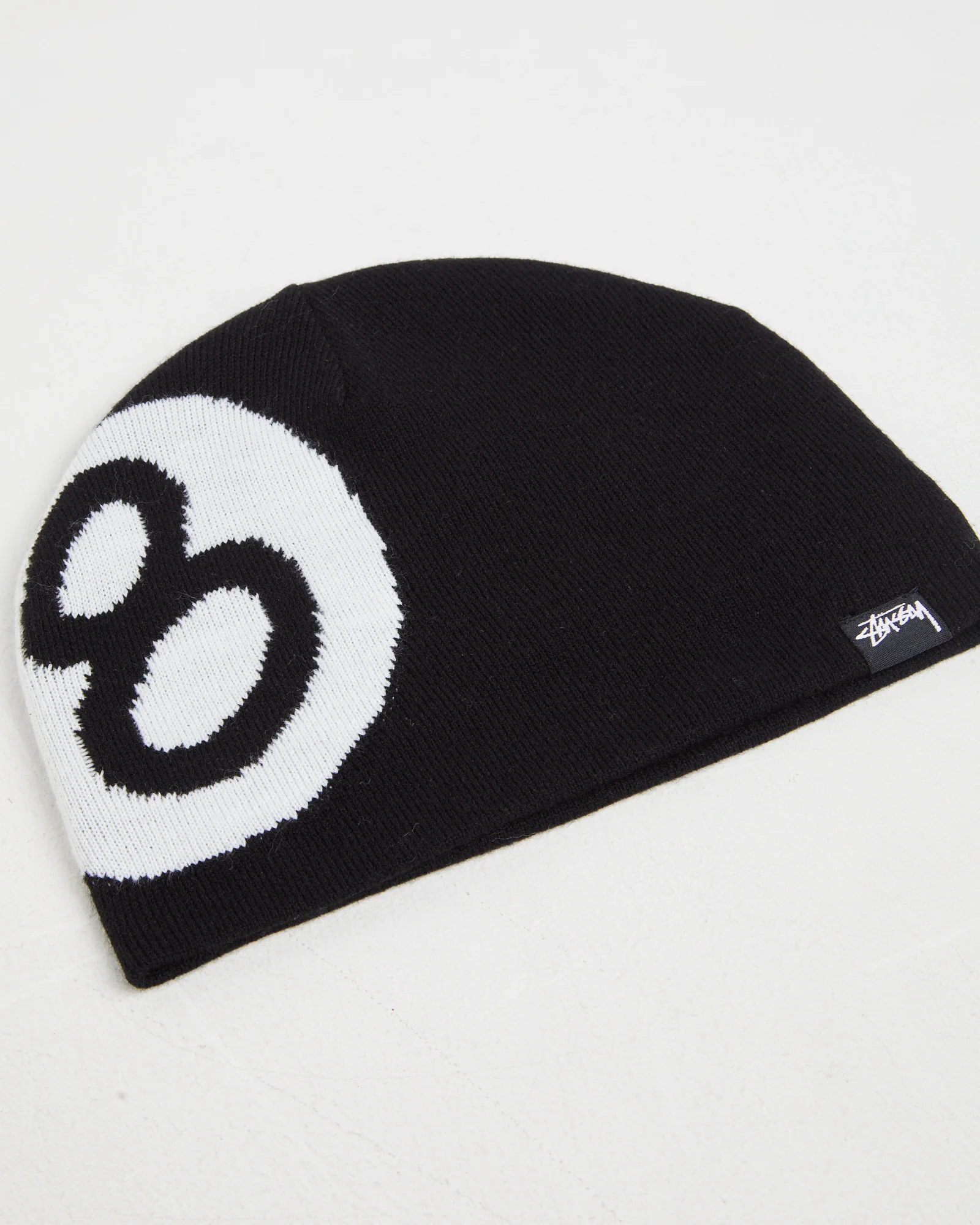 8 Ball Skull Beanie Black - Image 2