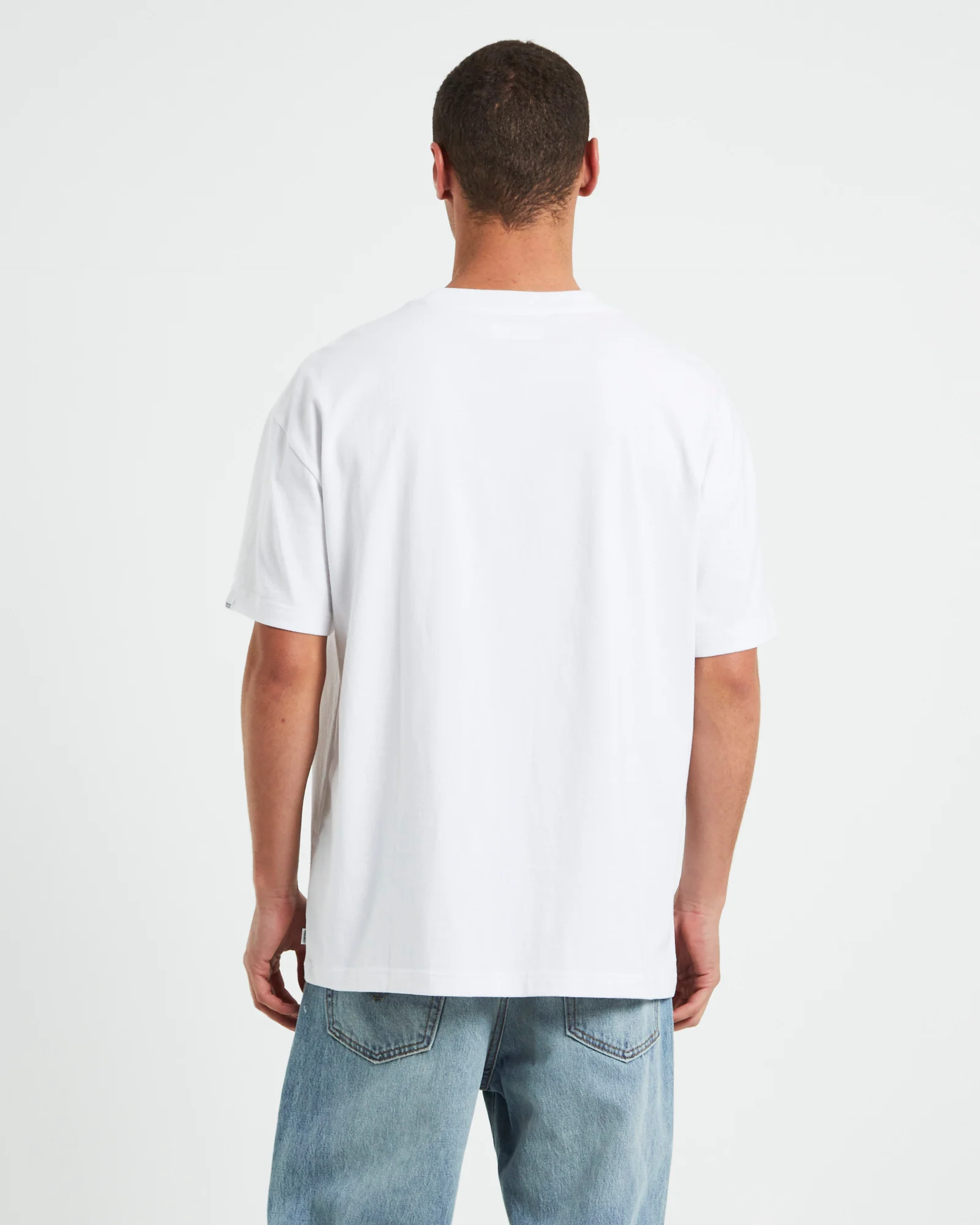 901 Short Sleeve T-Shirt in White - Image 2