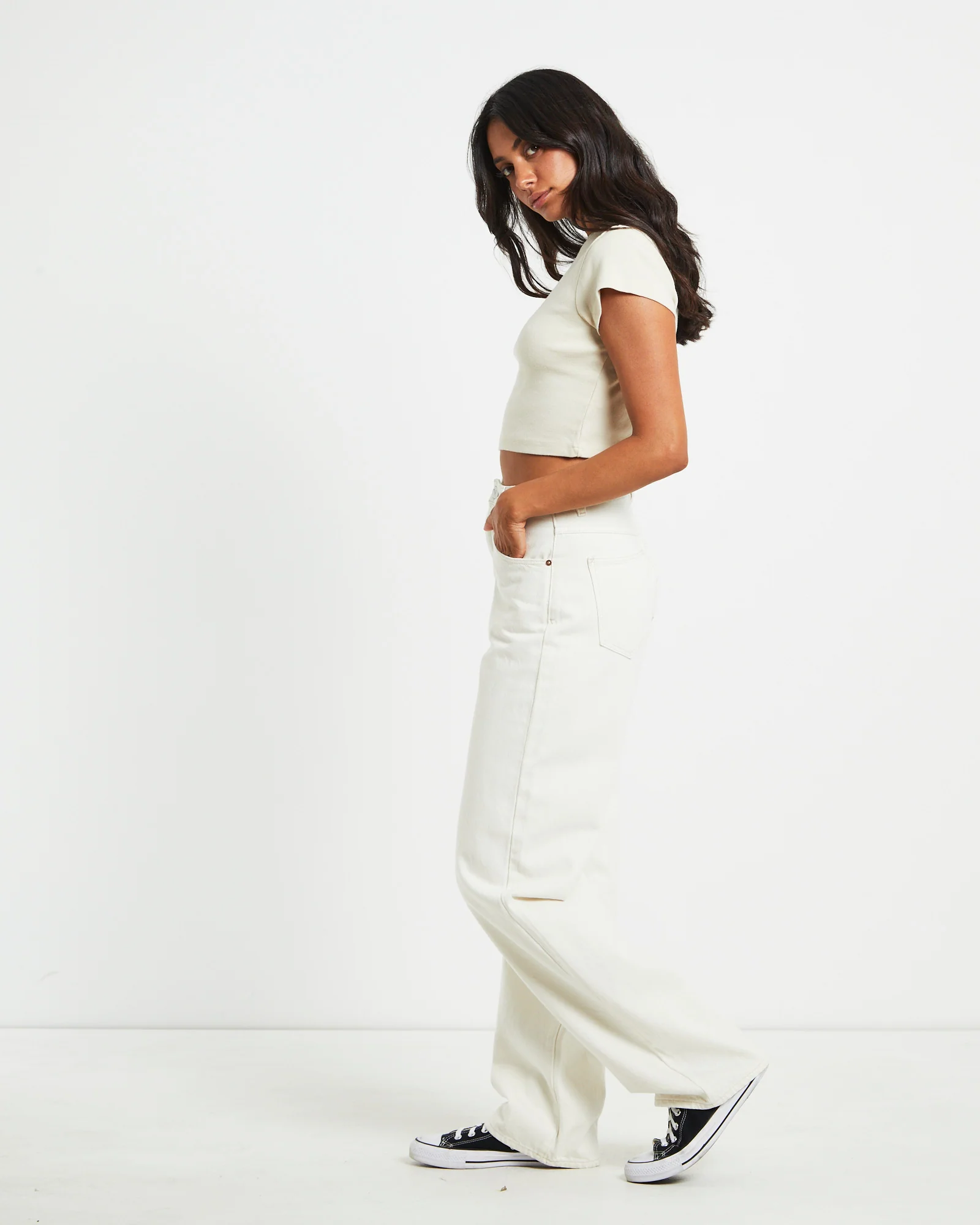 90s Cropped Tee in Shell White - Image 4