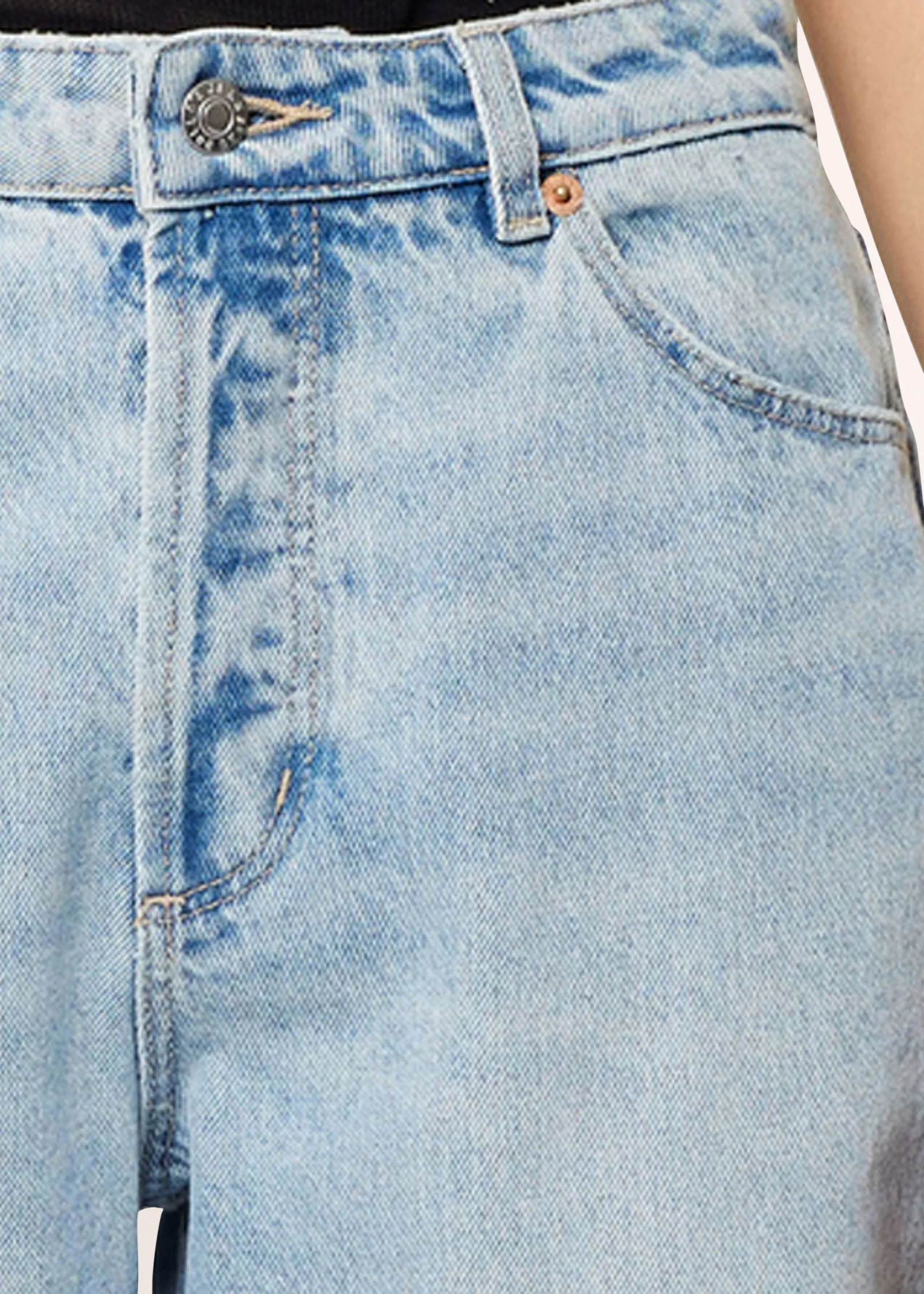 90's Relaxed Denim Jeans Long Beach Worn - Image 5
