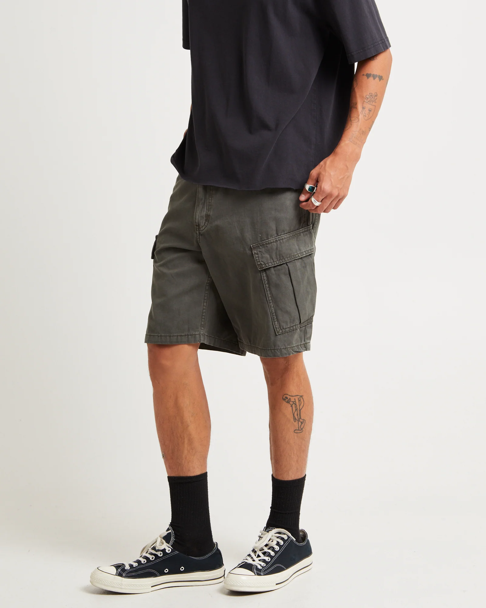 95 Baggy Denim Cargo Shorts - Image 4
