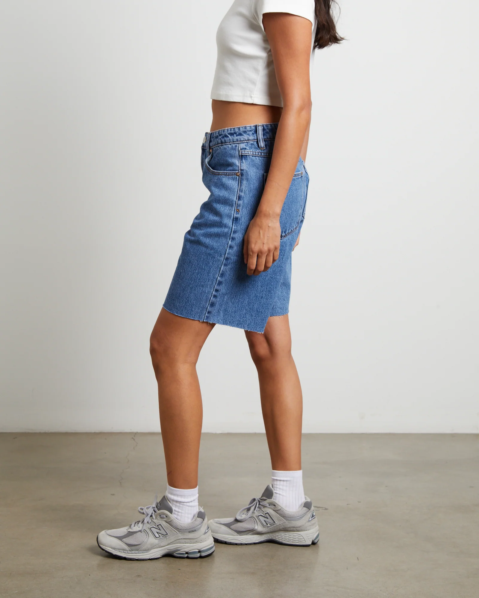 95 Baggy Denim Shorts in Daria - Image 4