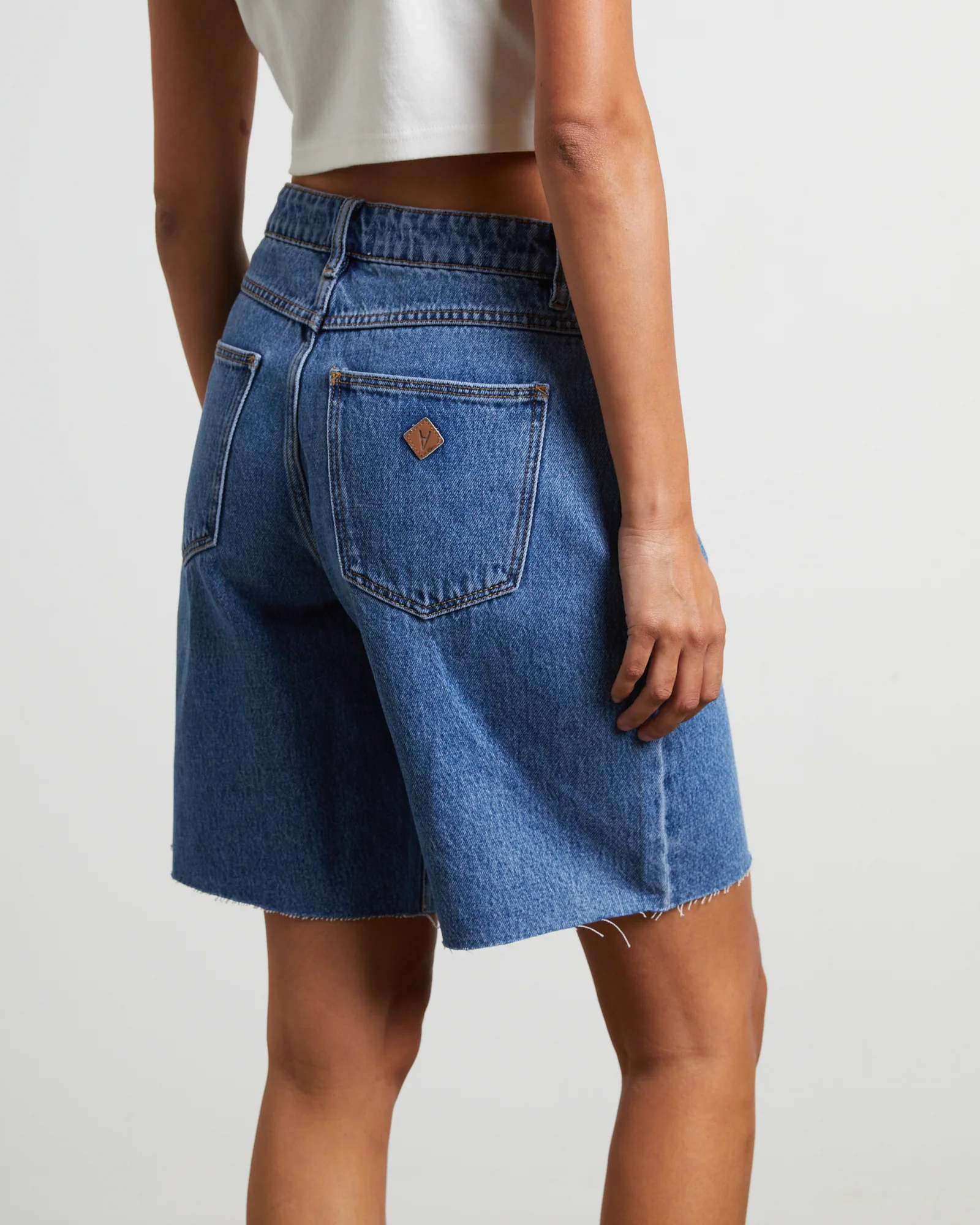 95 Baggy Denim Shorts in Daria - Image 5