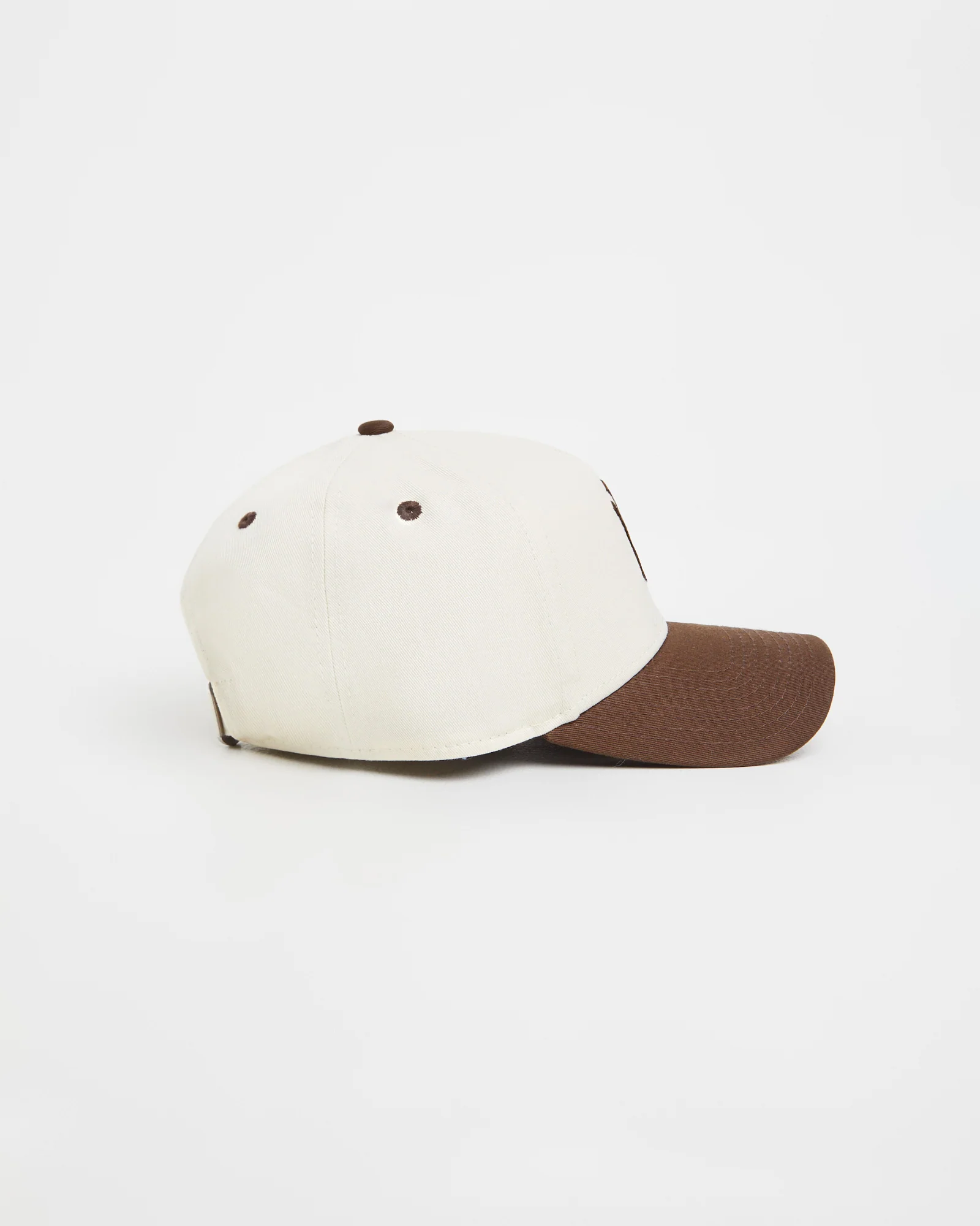 9Forty A- Frame Two Tone New York Yankees Winecork Chainstitch Cap - Image 3