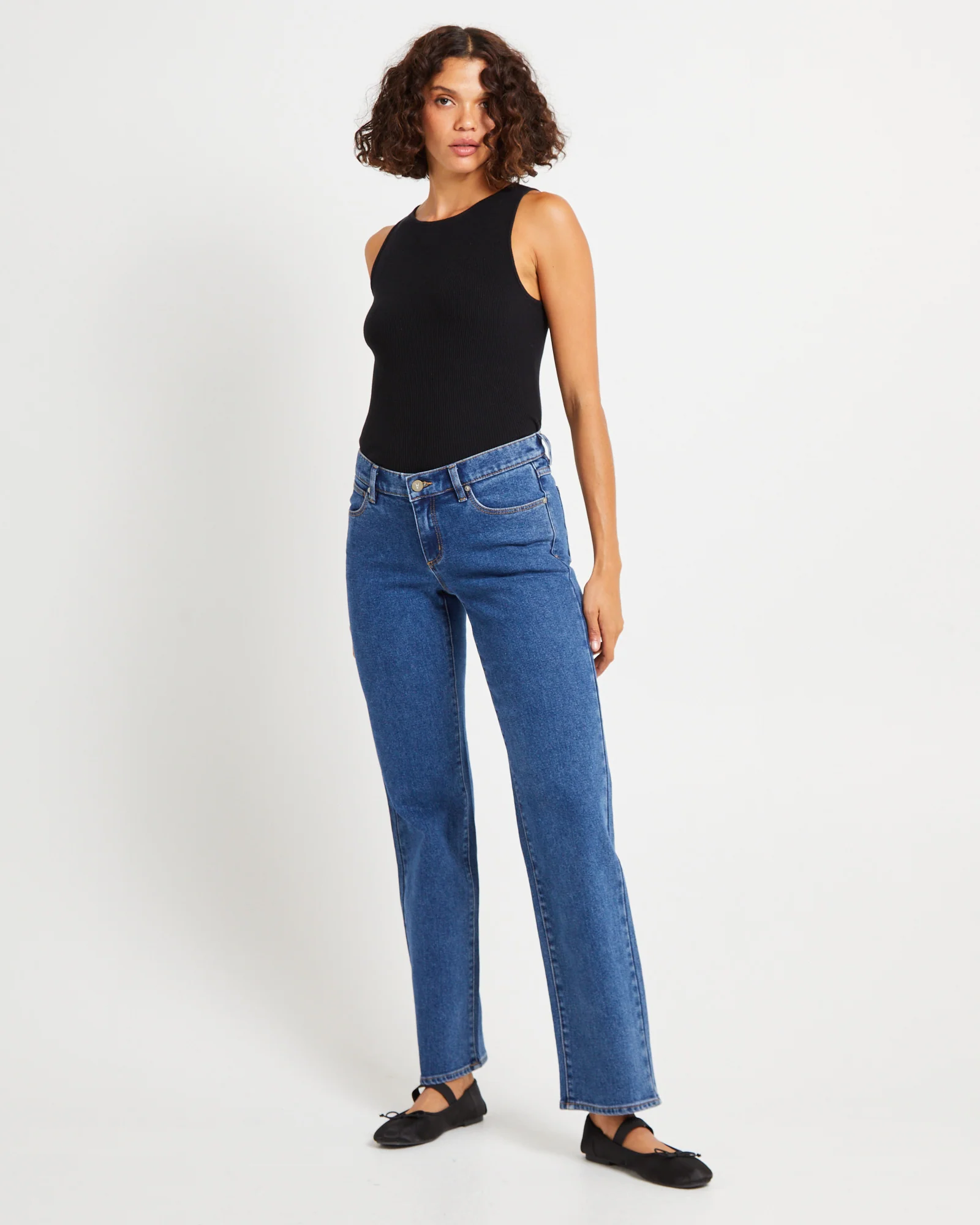 A 99 Low & Wide Jeans in Chantell Organic Blue - Image 3