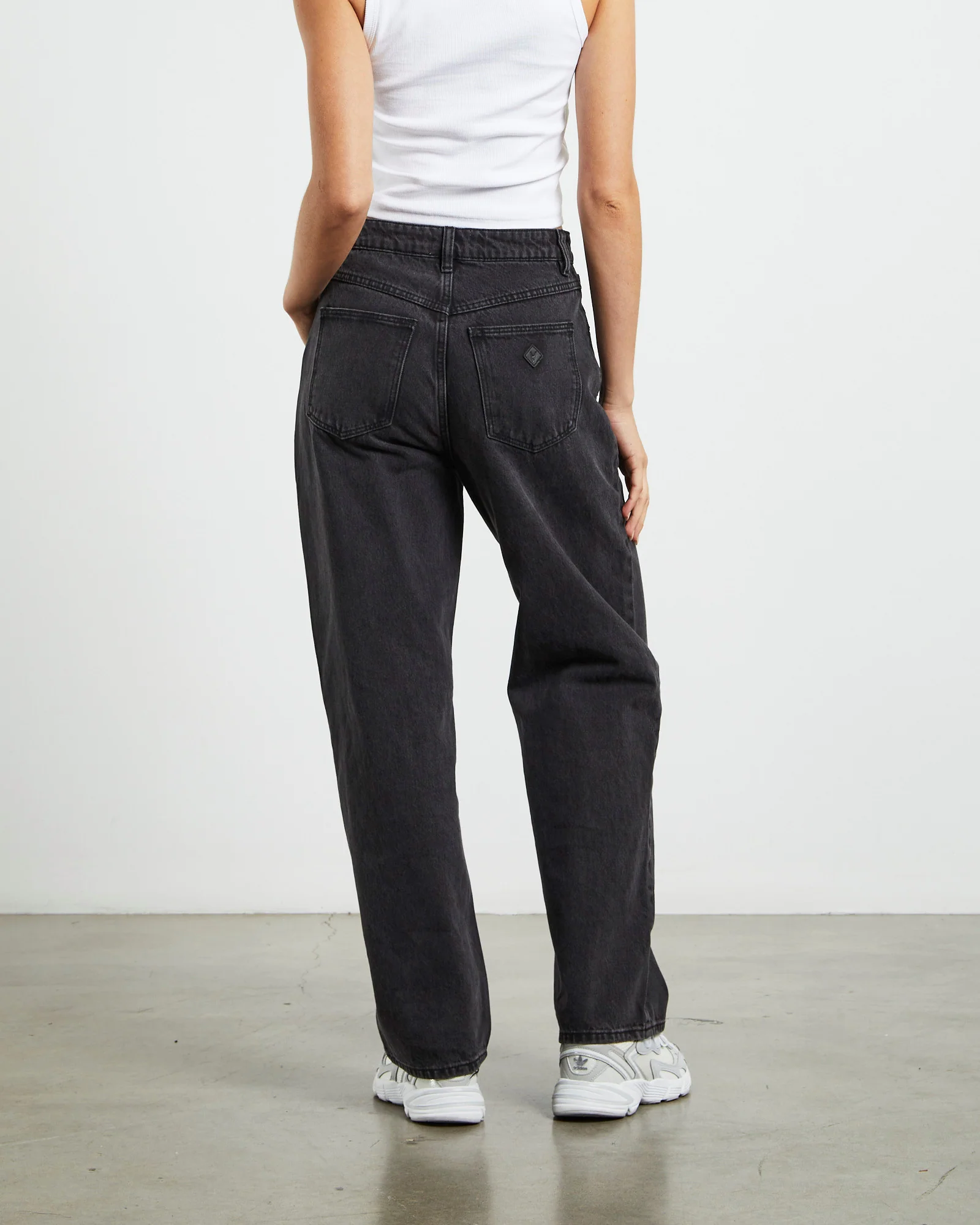 A Carrie Petite Jeans 90210 Black - Image 3