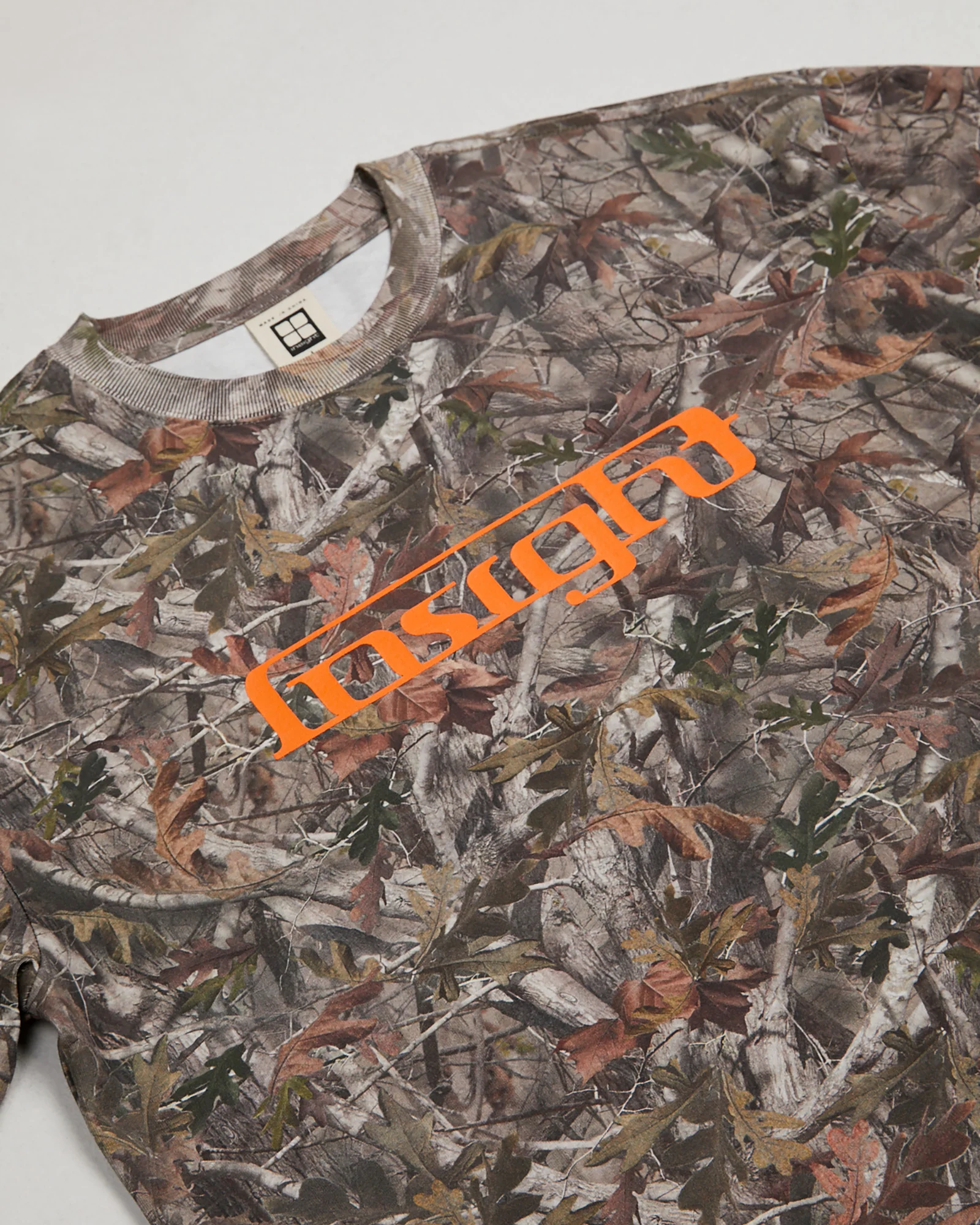 Admission Cropped Camo T-Shirt - Image 9