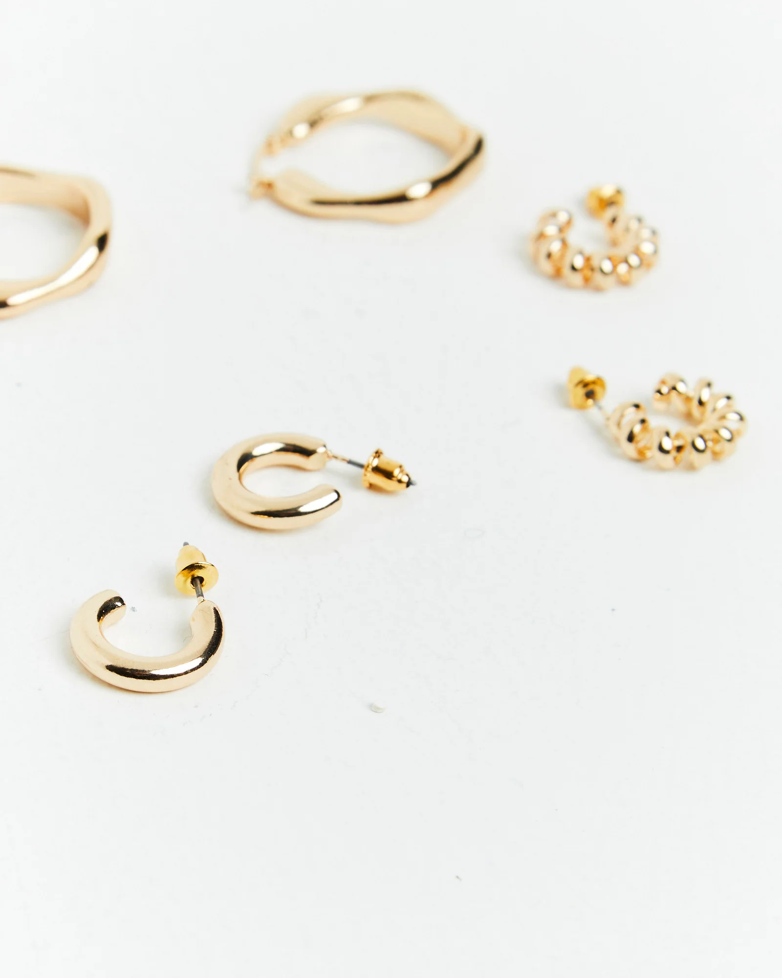 Aire Assorted Hoop Earrings Pack Gold - Image 4