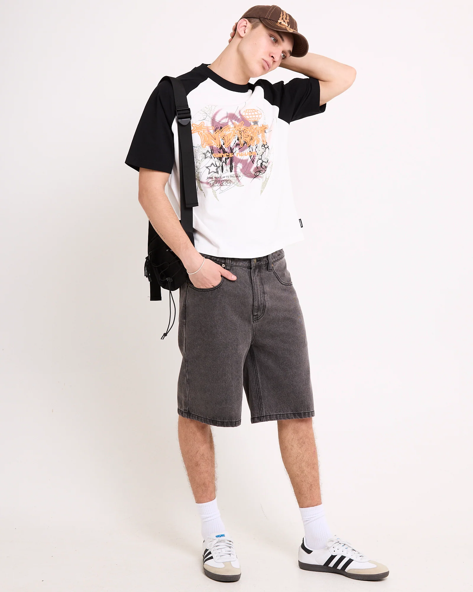Airing Raglan T-Shirt - Image 3