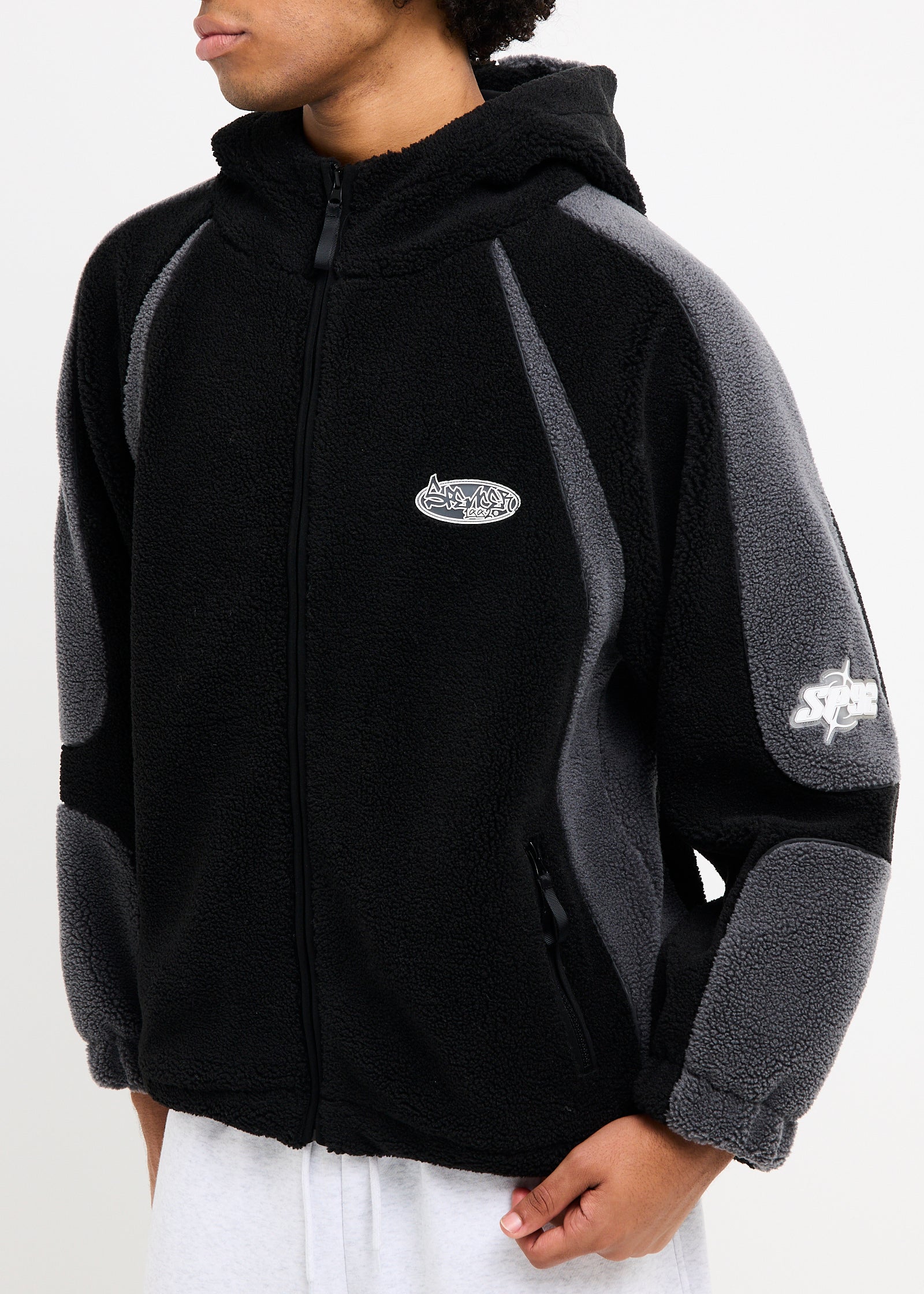 Akira Sherpa Zip Jacket - Image 5