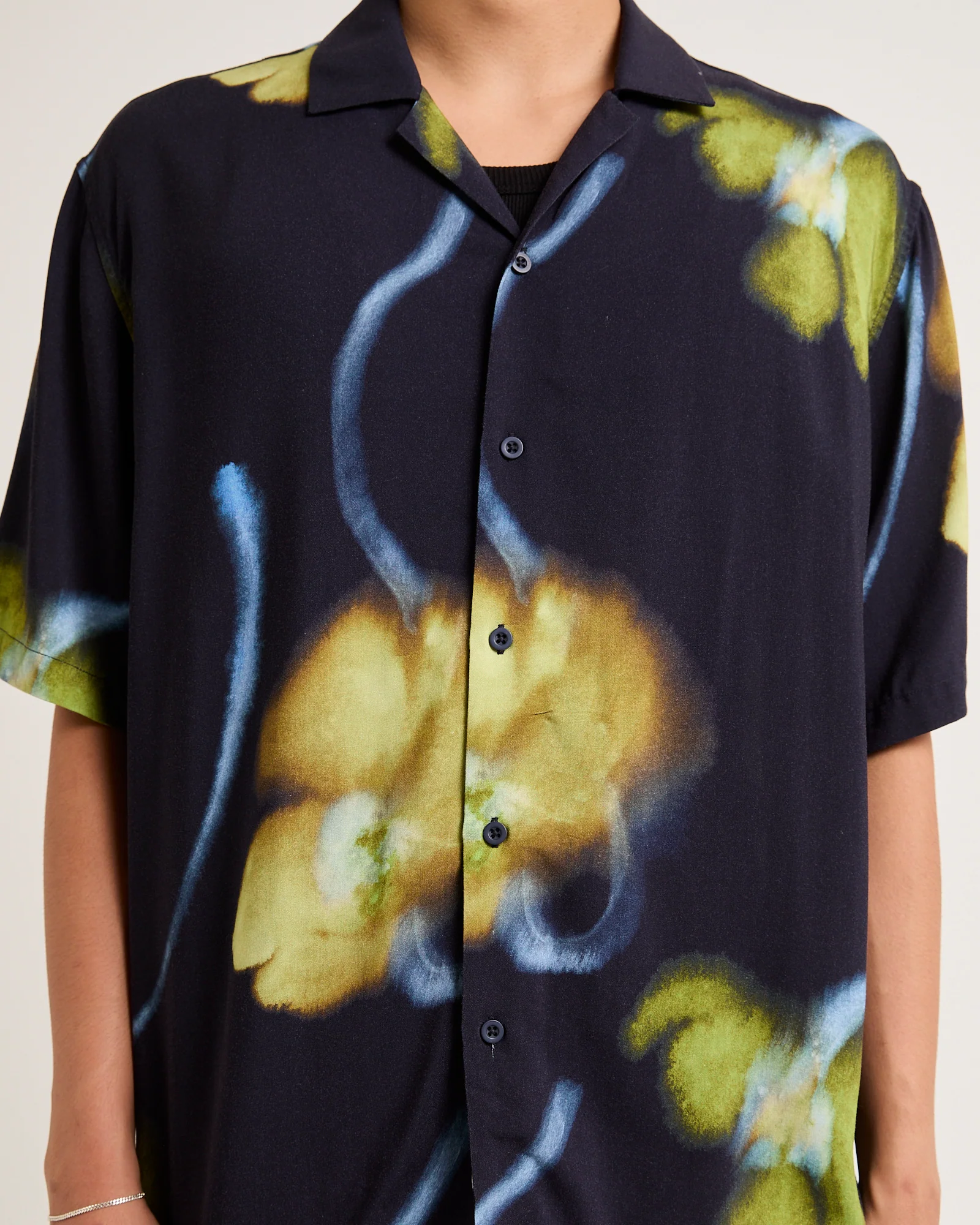 Alma Short Sleeve Resort Shirt - Image 5