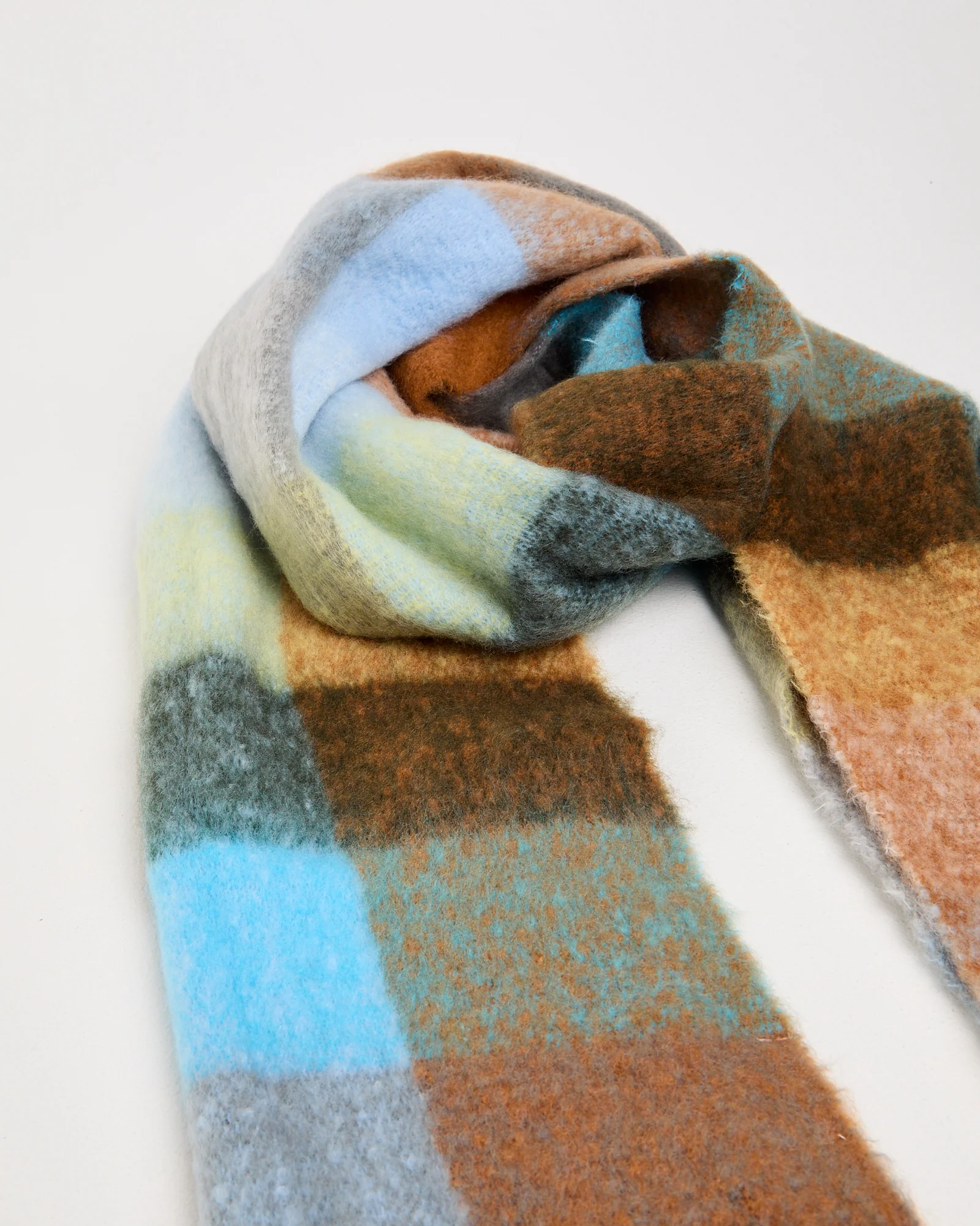 Andrea Scarf - Image 2
