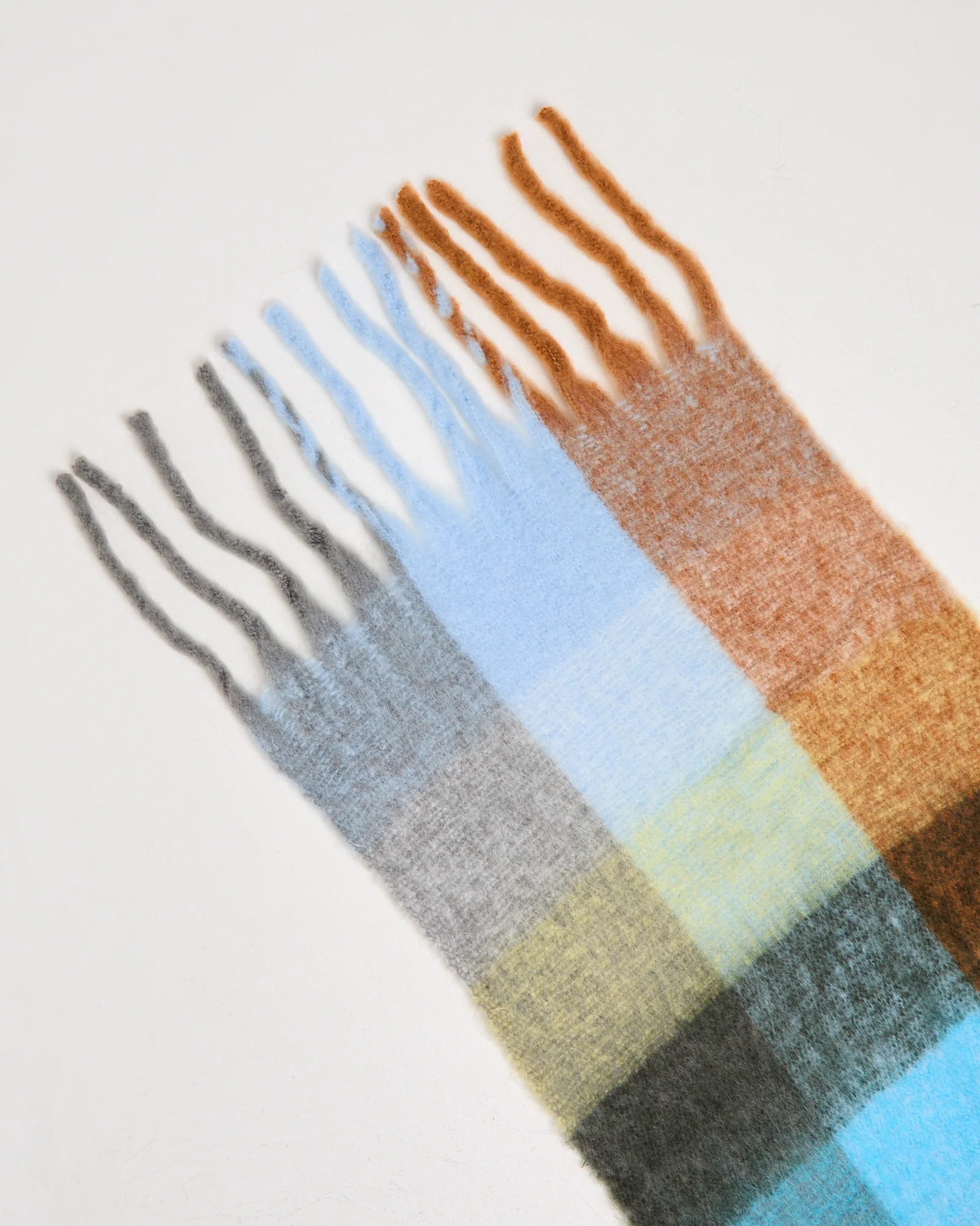 Andrea Scarf - Image 3