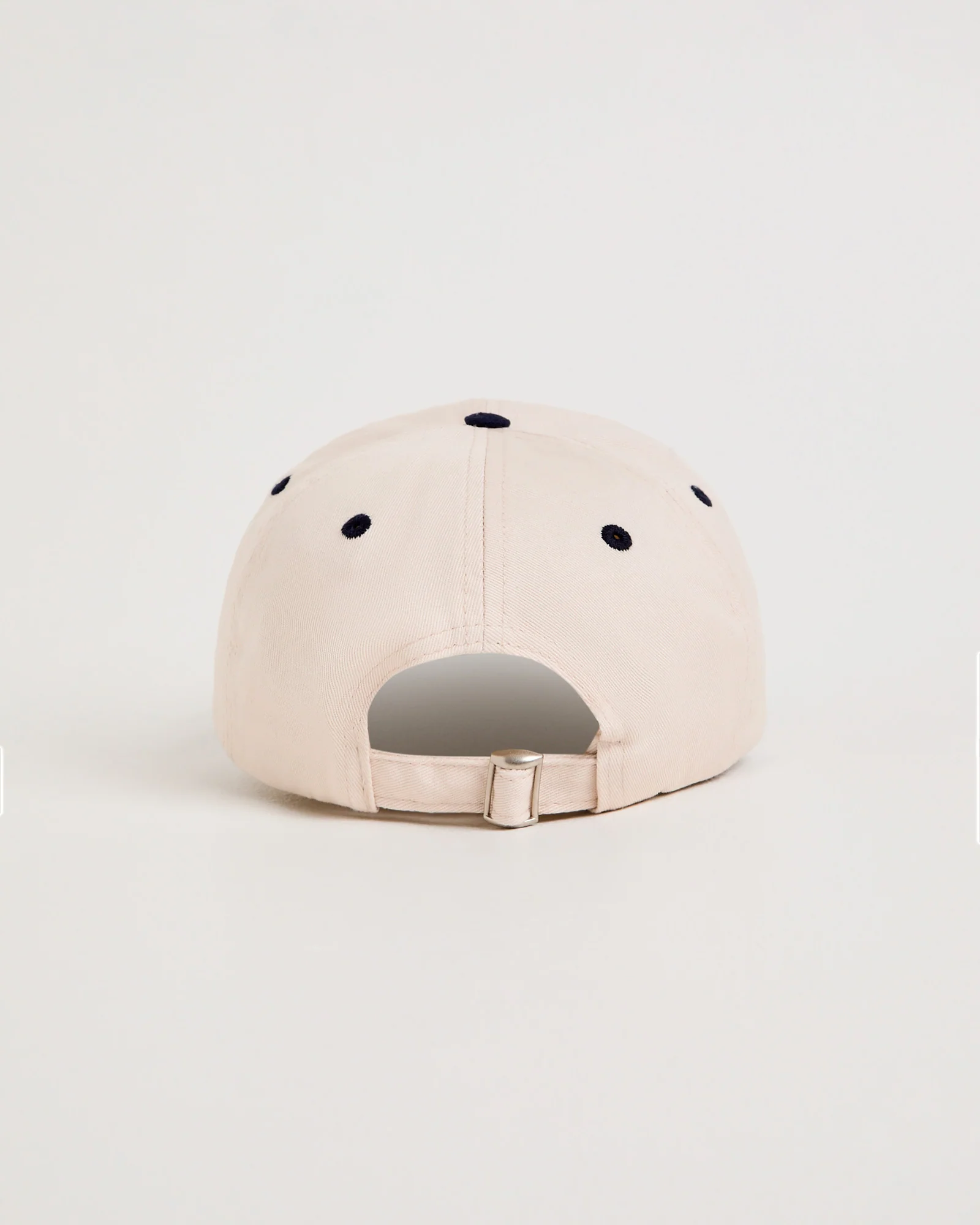 Arc Contrast Cap - Image 5