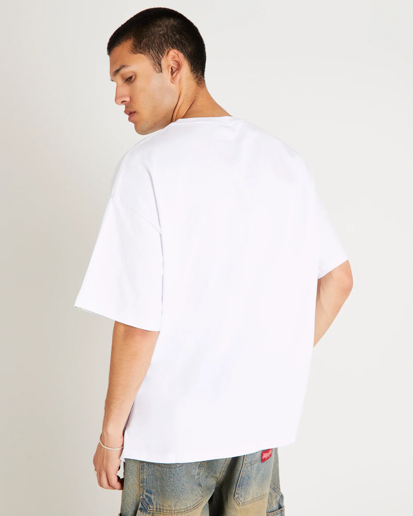 Arch Logo T-shirt - Image 4