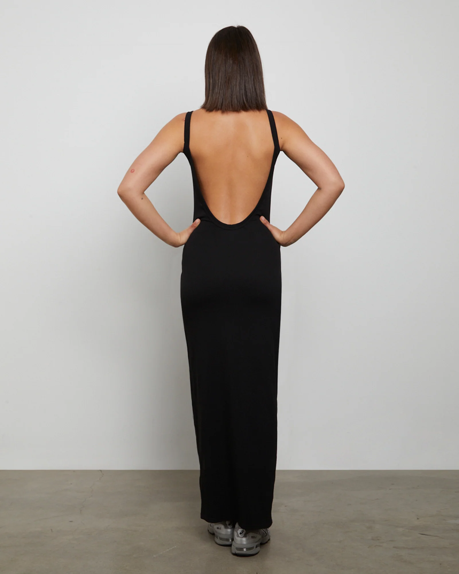 Backless Midi Dress in Black - Image 2