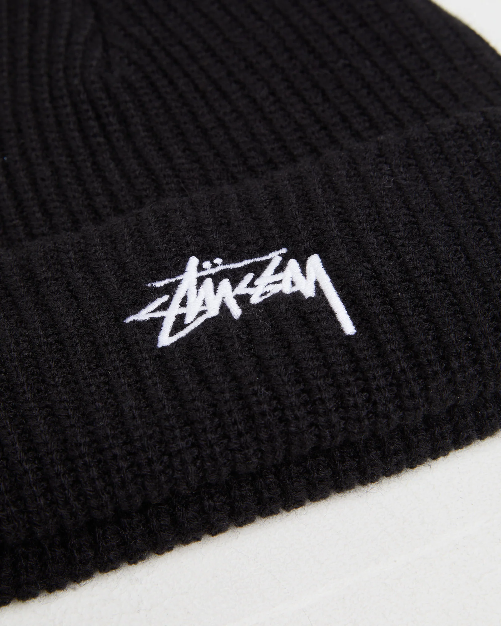 Basic Cuff Beanie Black - Image 2