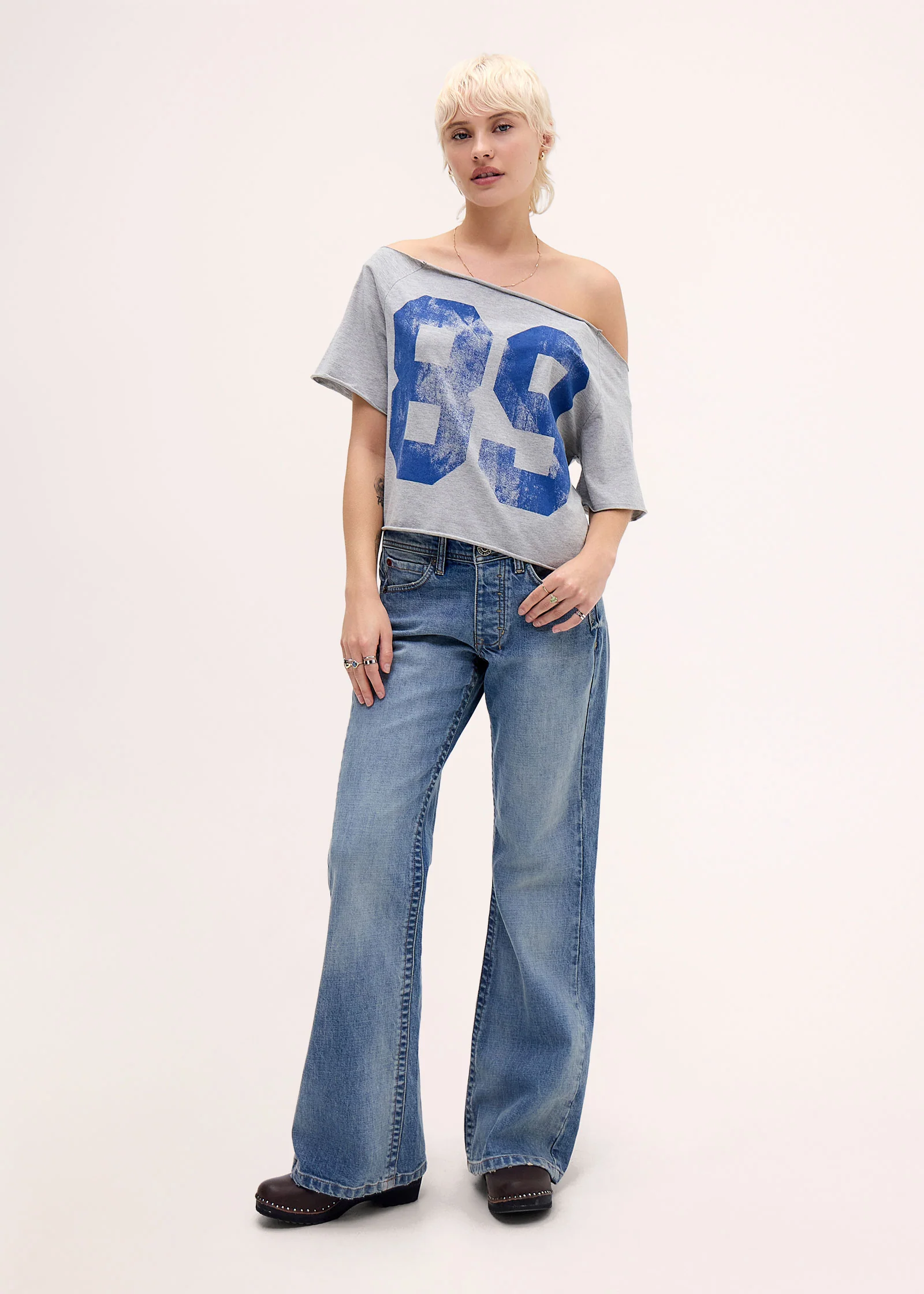 BDG 89 Slash Neck Off-Shoulder T-Shirt - Image 4