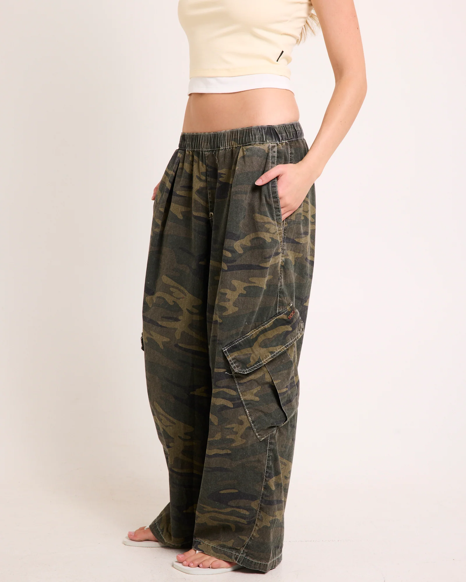 BDG Bobbi Baggy Pull-On Pant - Image 4