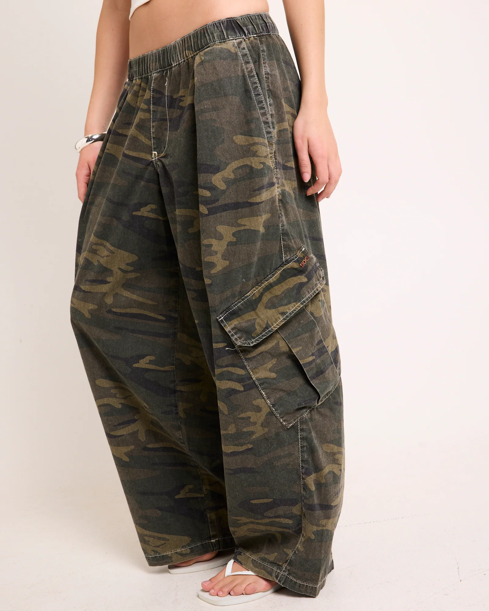 BDG Bobbi Baggy Pull-On Pant - Image 5