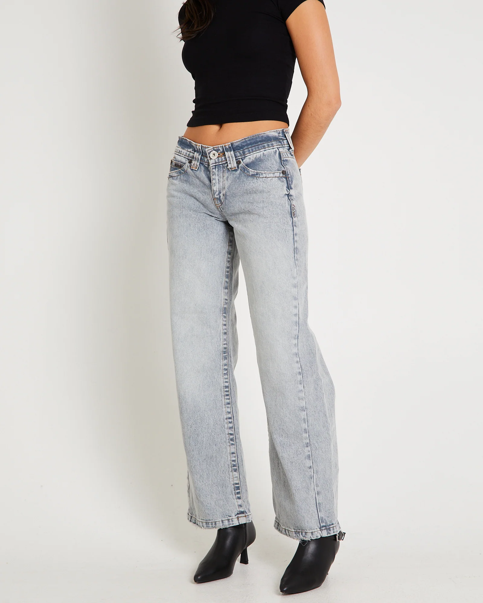 BDG Kayla Low-Rise Denim  Jeans - Image 3