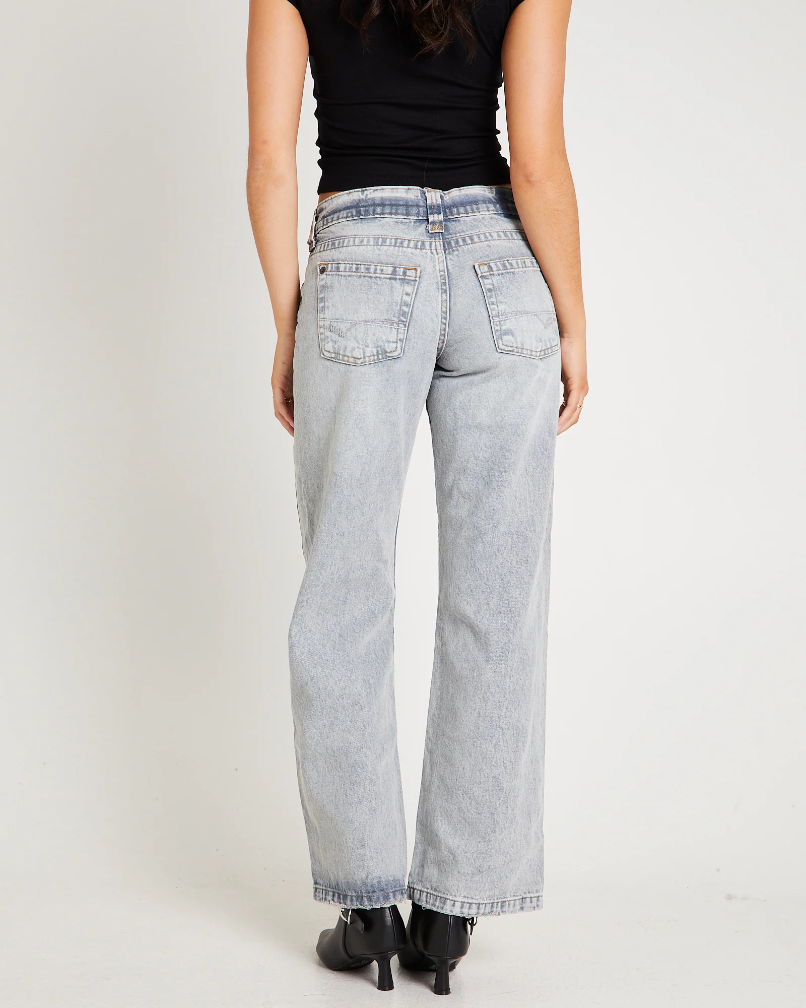 BDG Kayla Low-Rise Denim  Jeans - Image 4