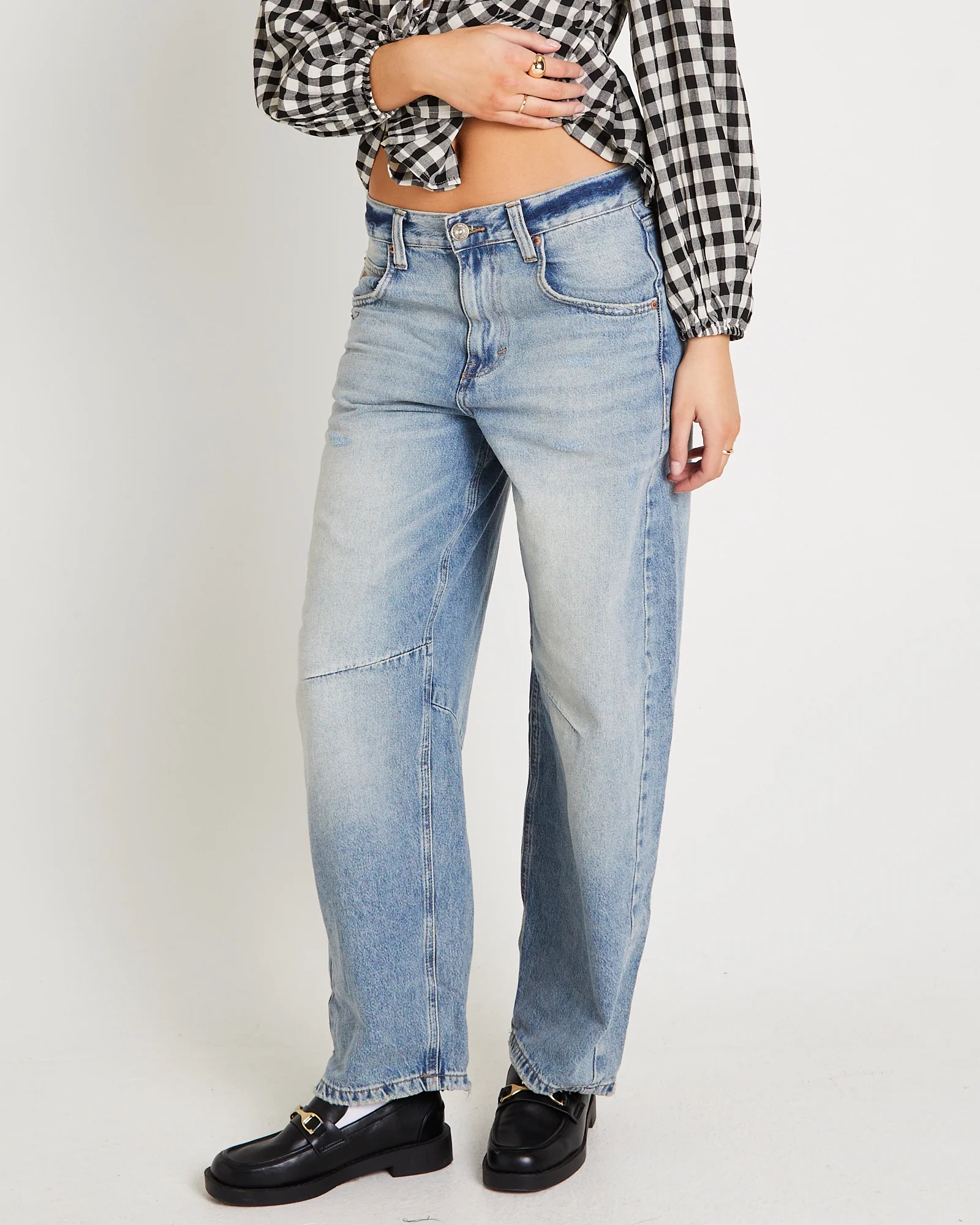 BDG Logan Buckle Baggy Barrel Denim Jeans - Image 4