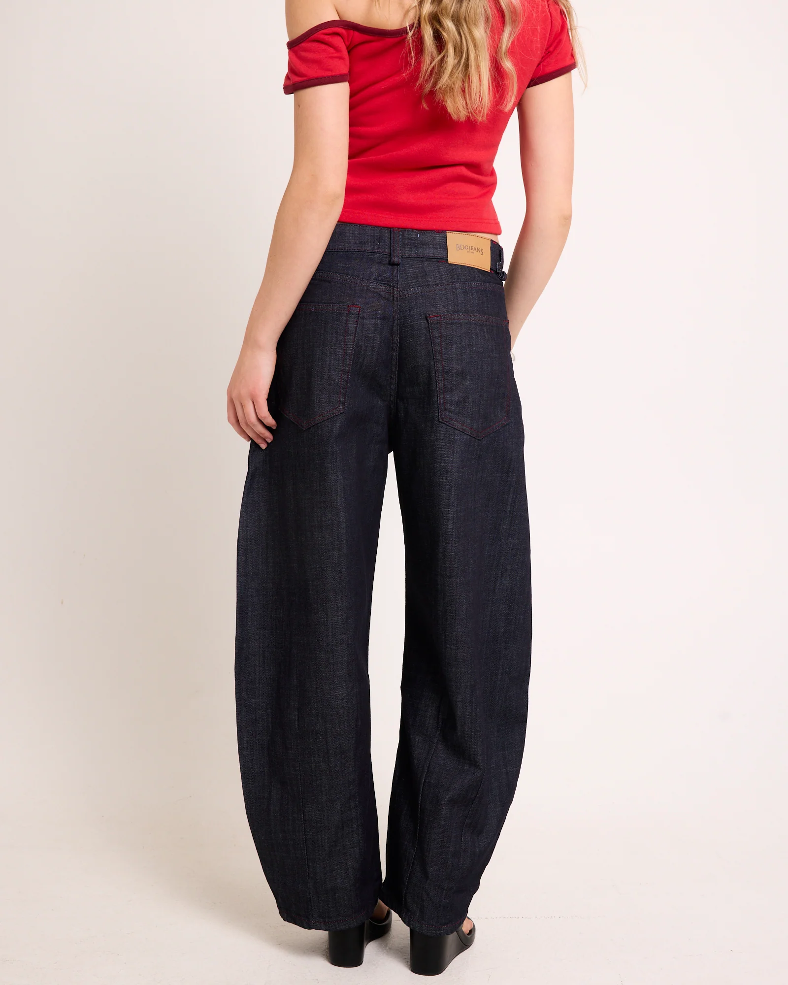 BDG Riya Cocoon Denim Jeans - Image 3
