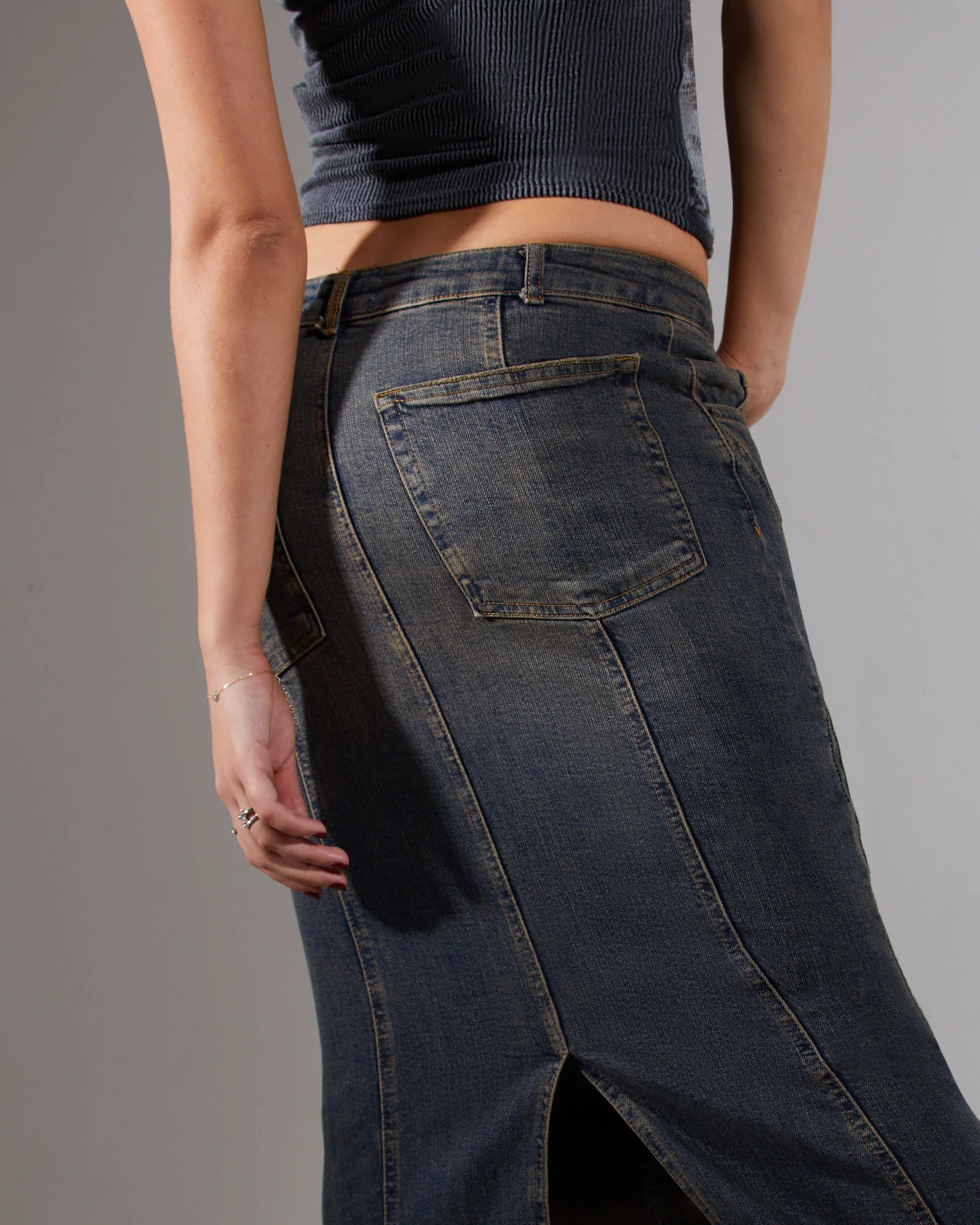 BDG Seamed Tint Denim Midi Denim Skirt - Image 5