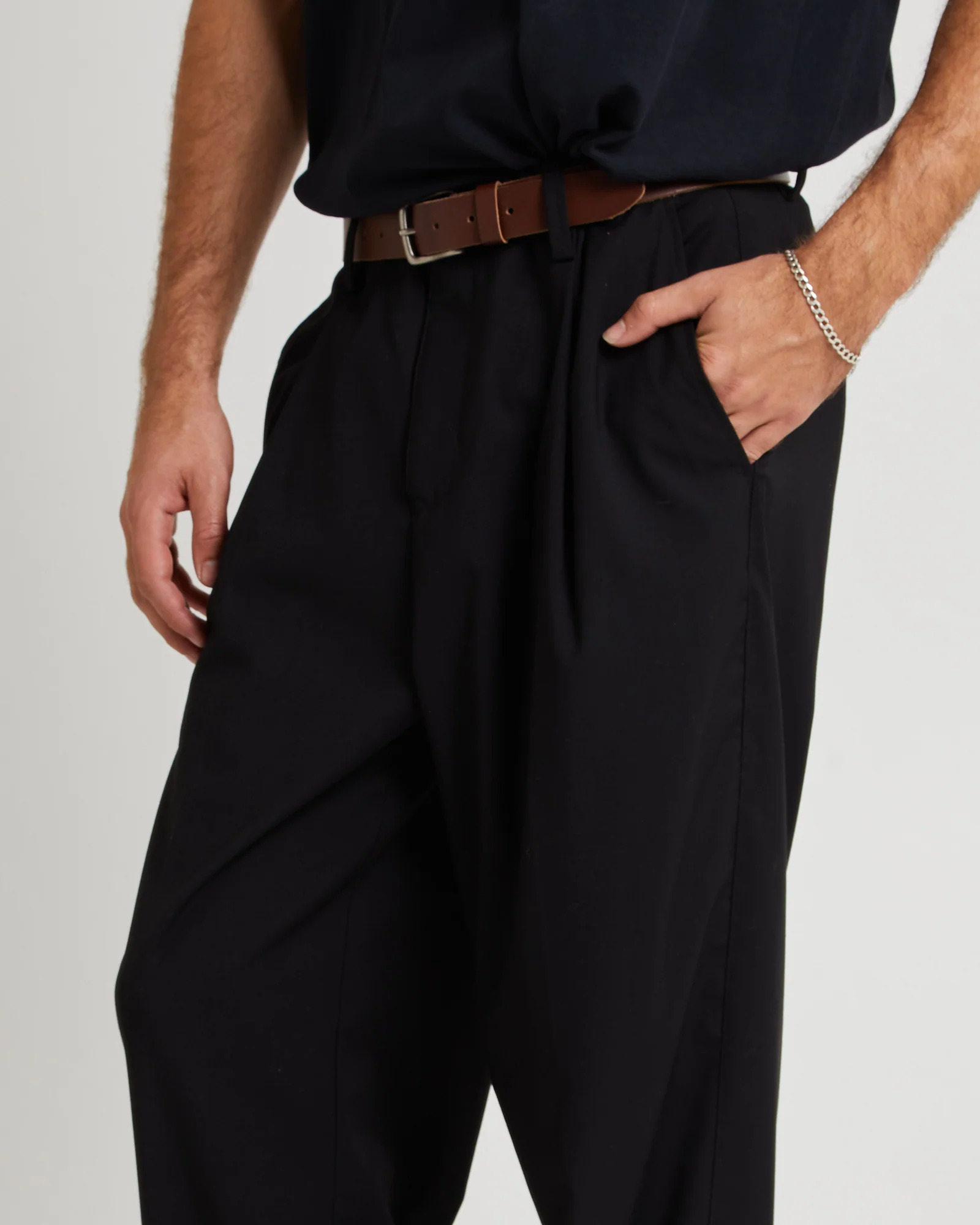 Blade Pleated Trouser - Image 6