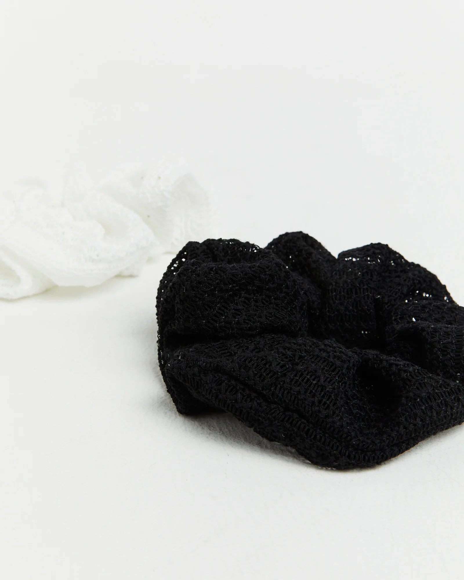 Bonnie Crochet Scrunchie 2 Pack in Black/Cream - Image 2