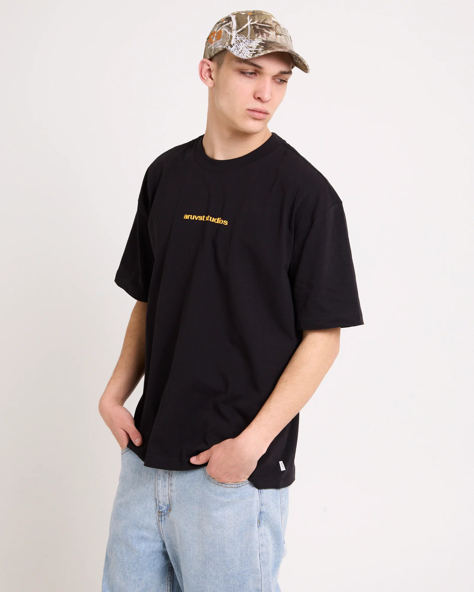 Bouroughs T-shirt - Image 4