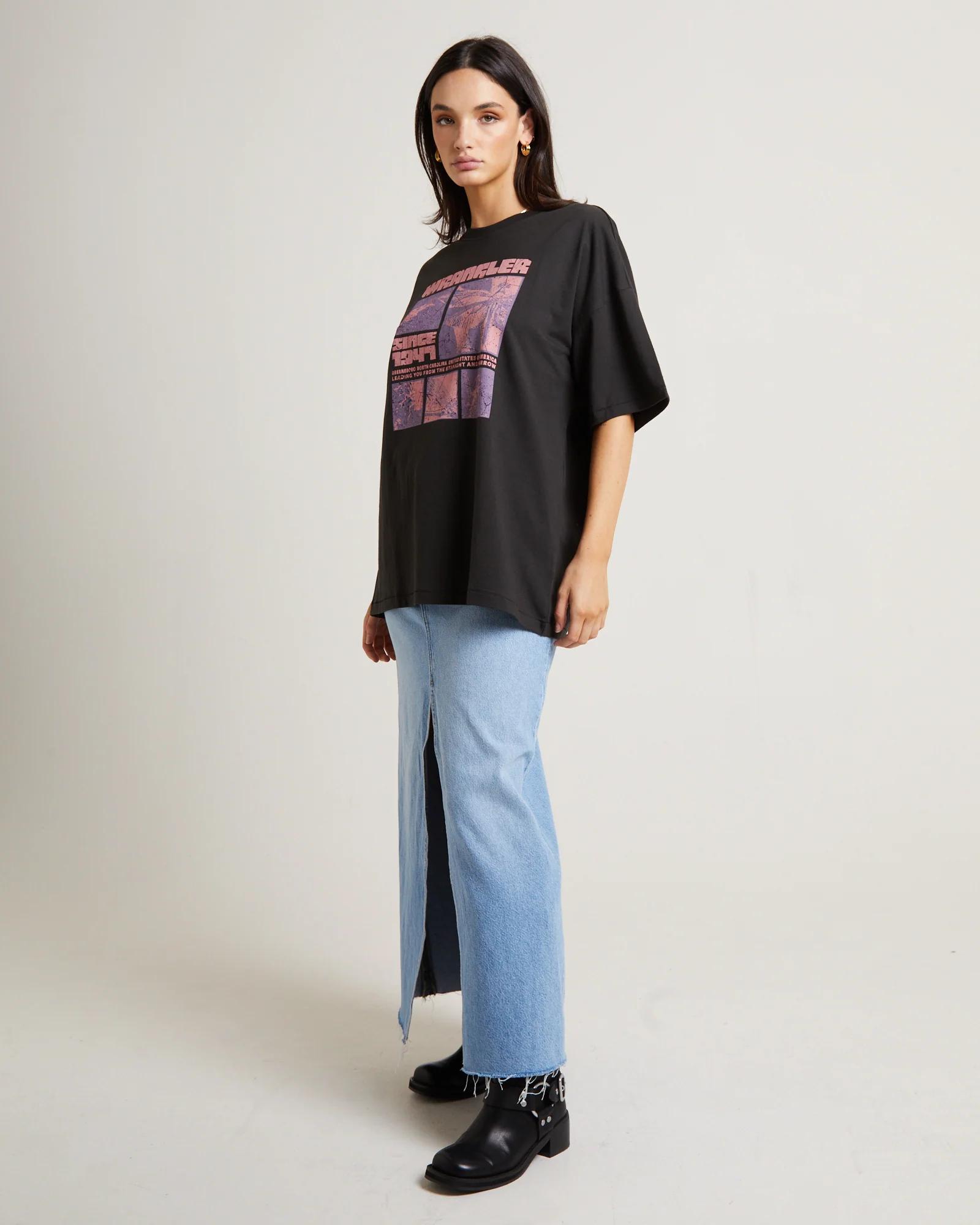 Boxy Slouch T-Shirt in Dragonfly Black - Image 4