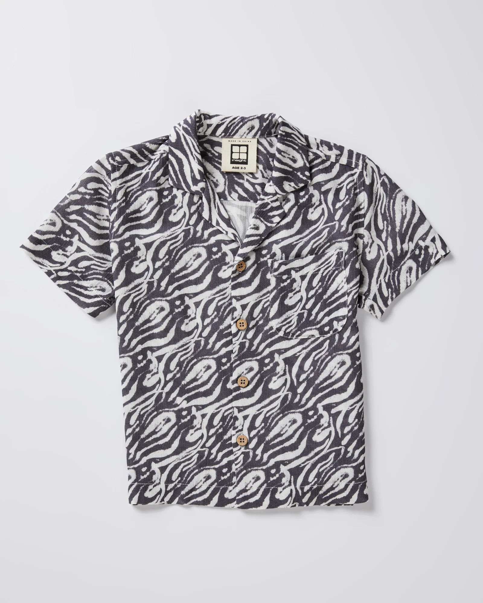 Boys Trackless Short Sleeve Resort Shirt in Black - Image 2