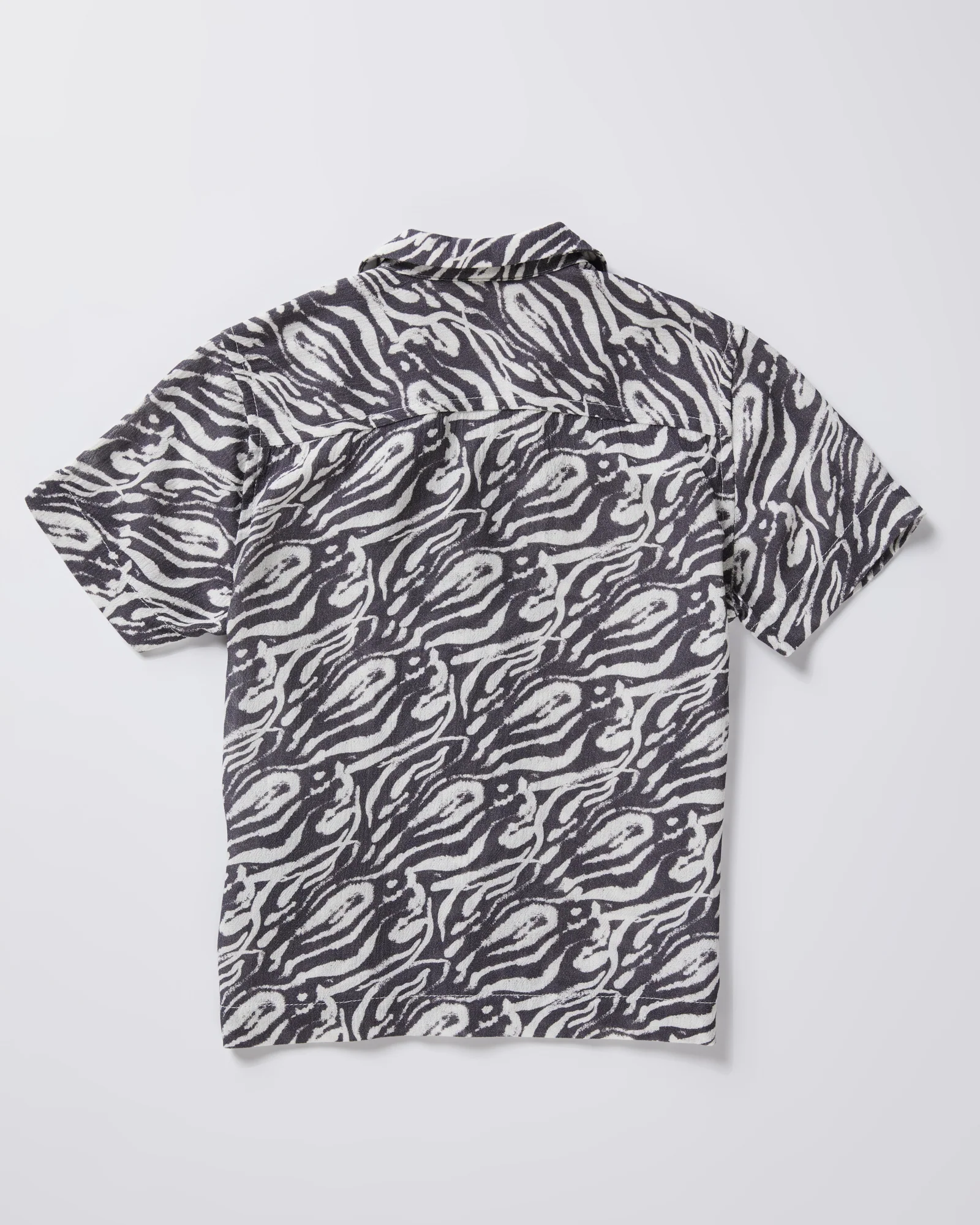 Boys Trackless Short Sleeve Resort Shirt in Black - Image 3