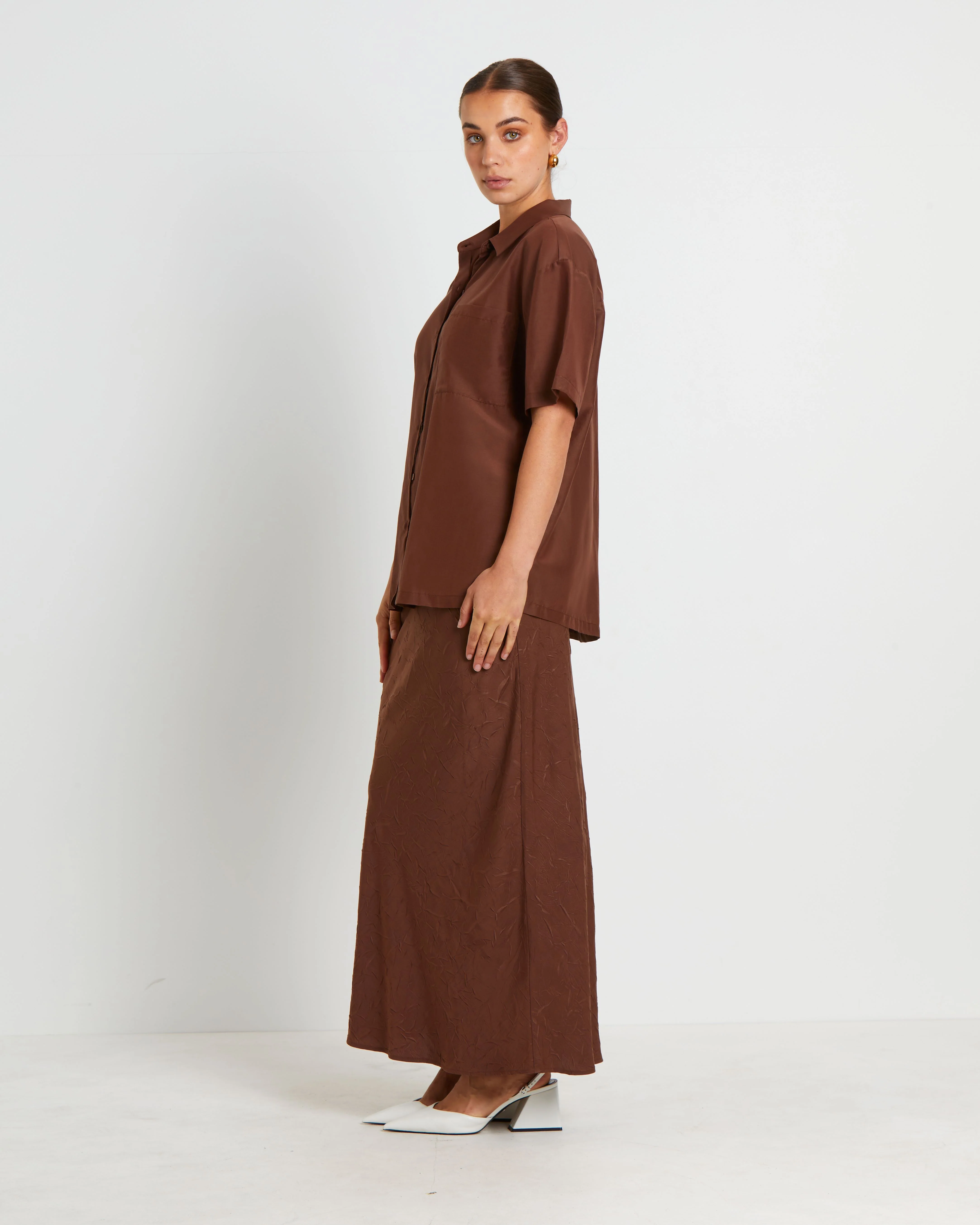 Brooke Sheer Sheen Short Sleeve Shirt in Chocolate Brown - Image 4