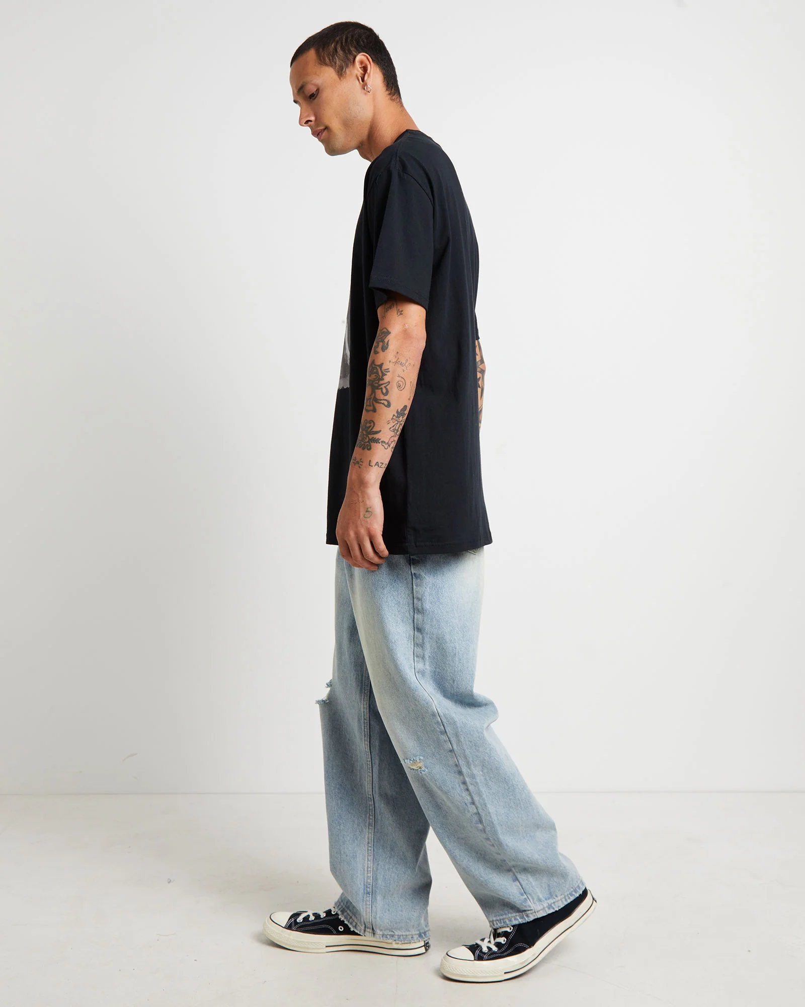 Bulldog Short Sleeve T-Shirt in Black - Image 4
