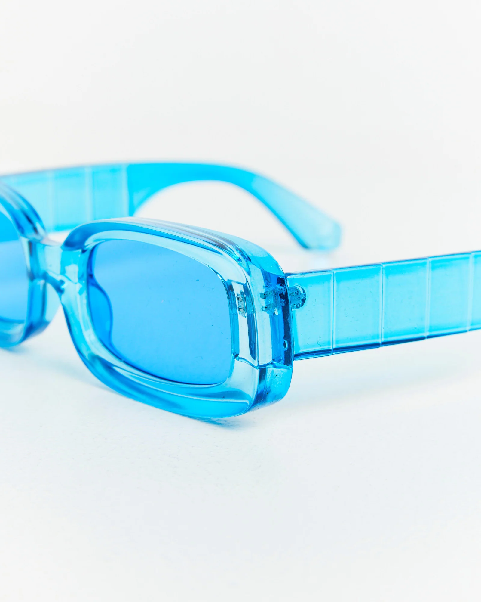 Cahil Sunglasses Blue - Image 4