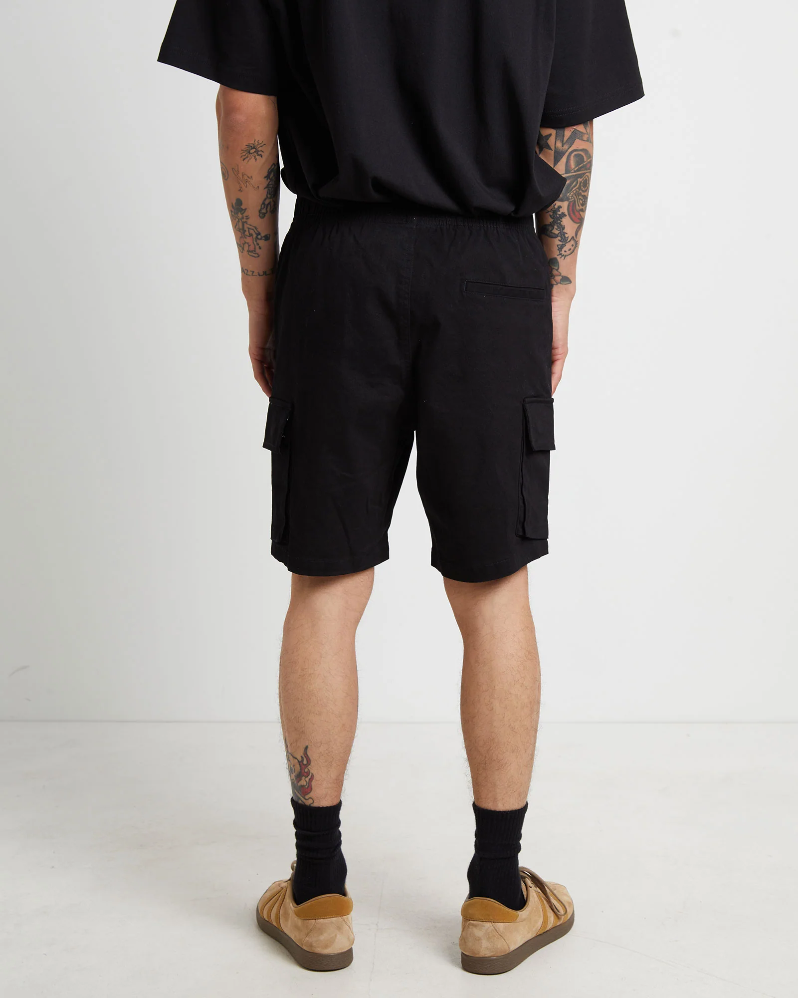 Cargo Shorts in Black - Image 2