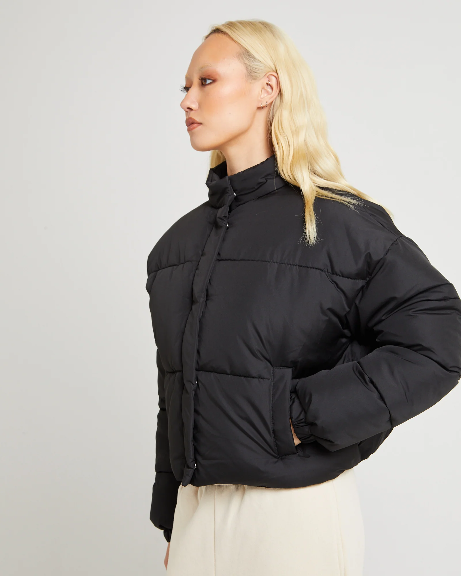 Casey Cropped Puffer Jacket - Image 4