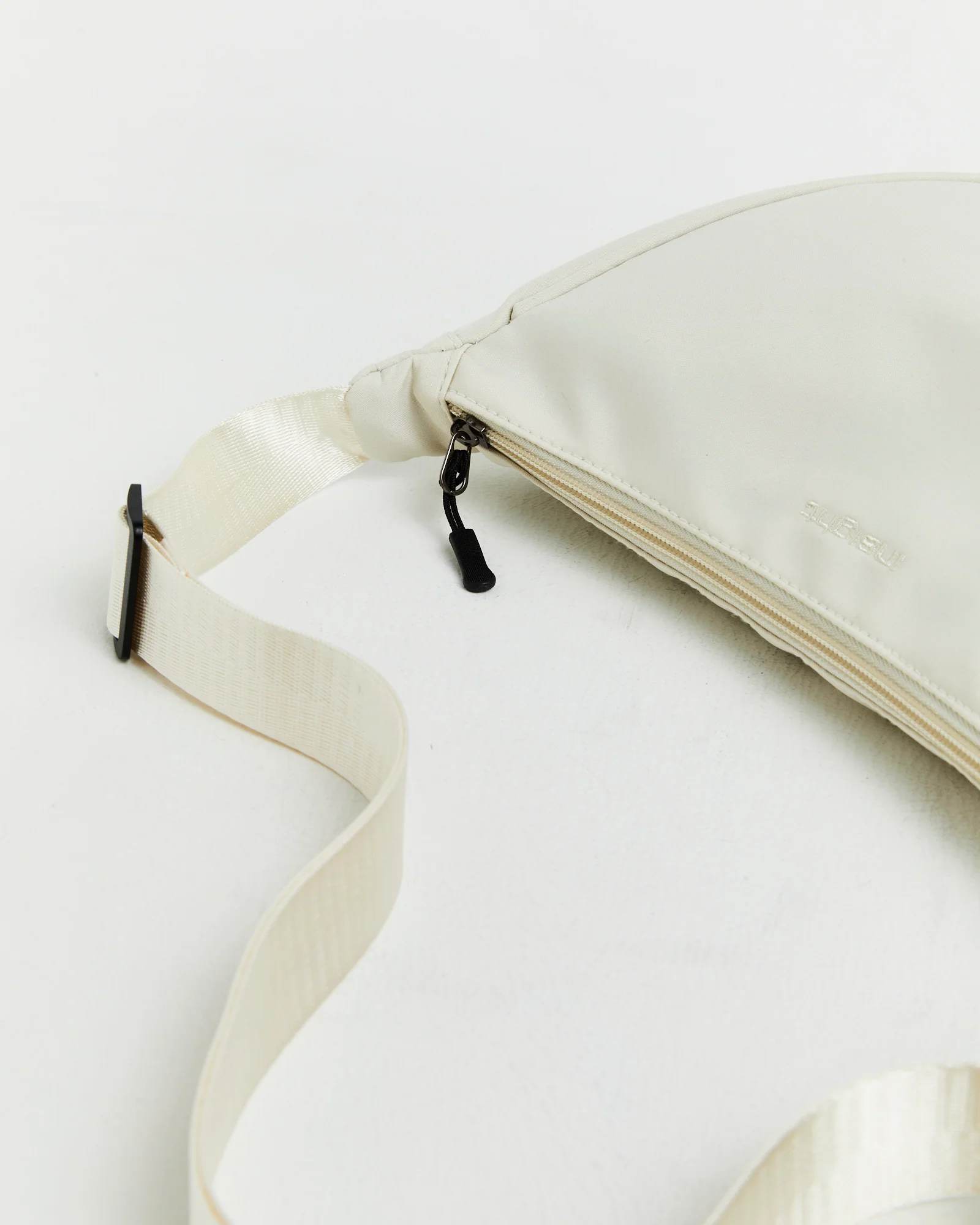 Cendre Satchel Bag in Cream - Image 5