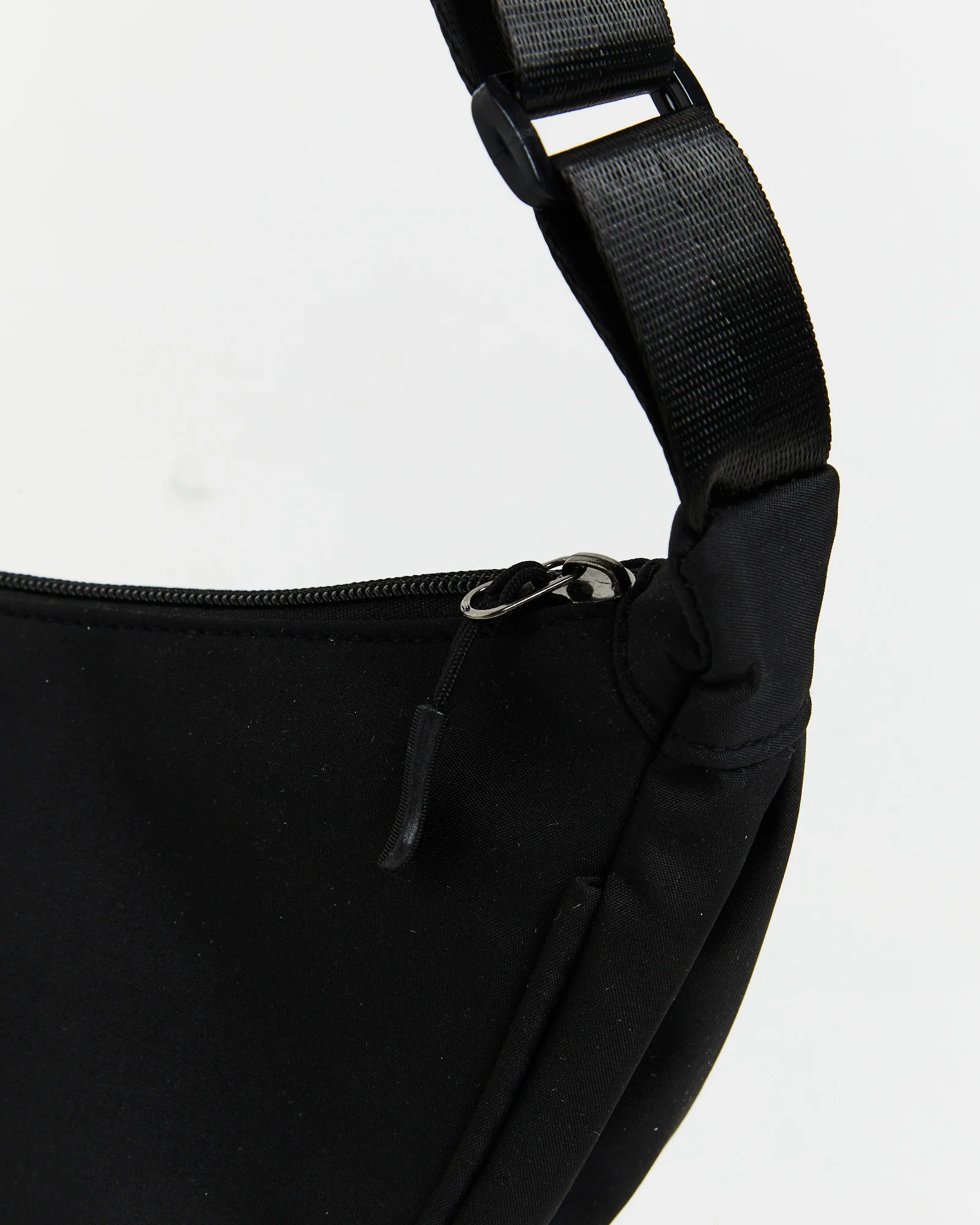Cendre Stachel Bag in Black - Image 4