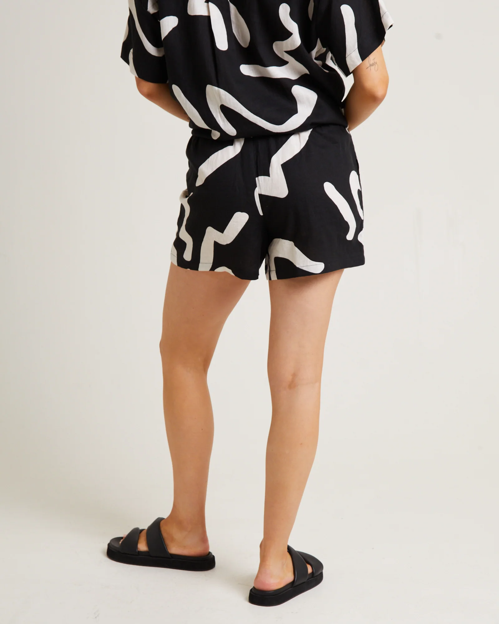 Charlie Swirl Shorts in Black - Image 3