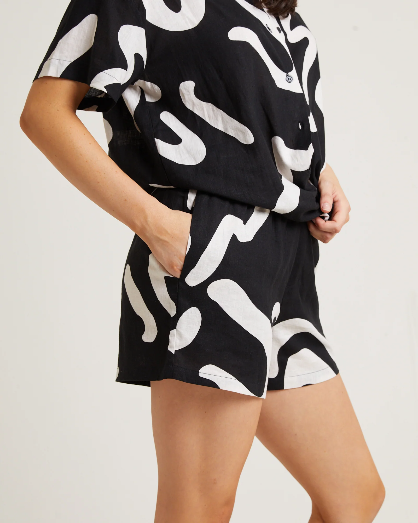 Charlie Swirl Shorts in Black - Image 5