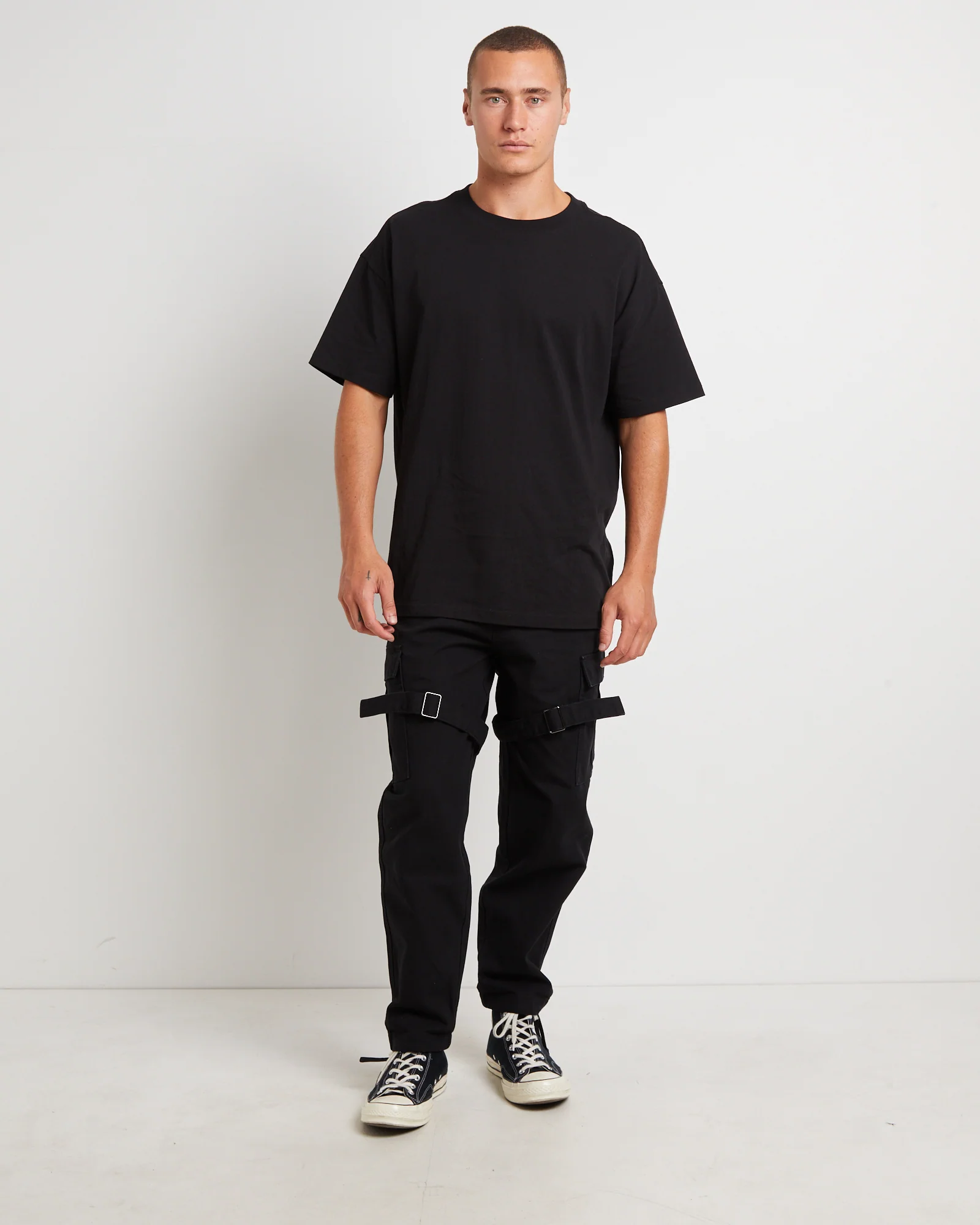Chicane Cargo Pants in Black - Image 3