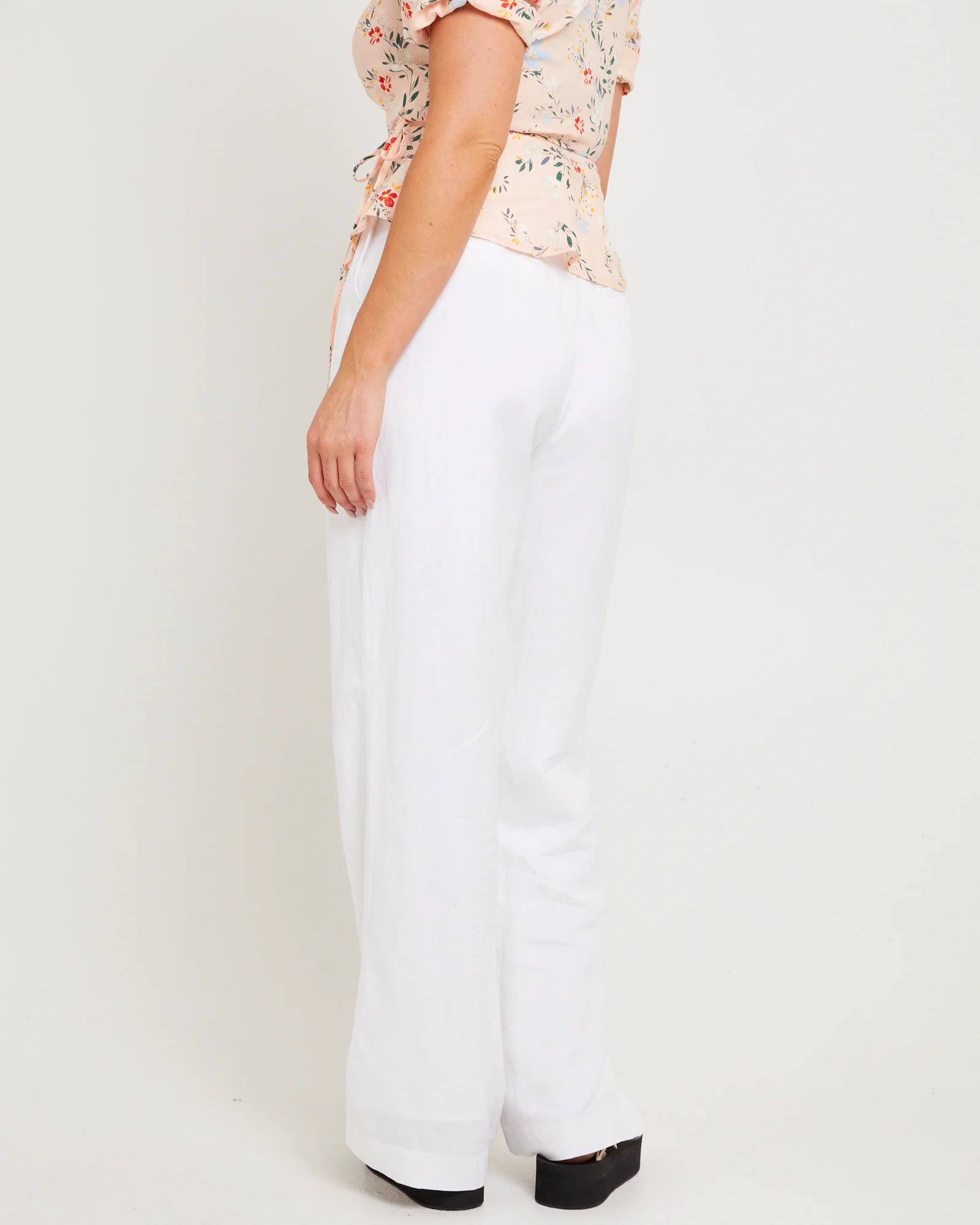 Chloe Pleat Linen Pants - Image 3