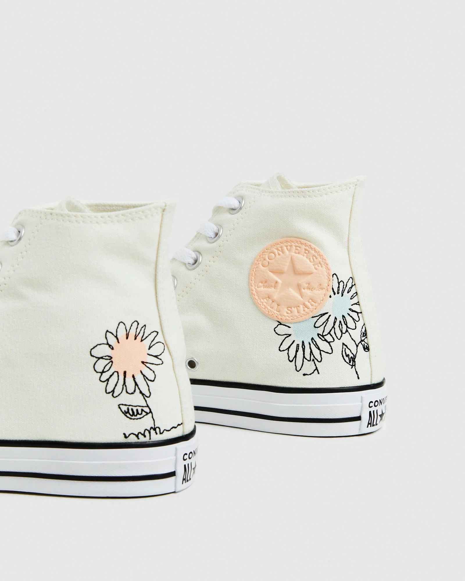Chuck Taylor All Star Hi Top Sneakers Summer Florals White - Image 5
